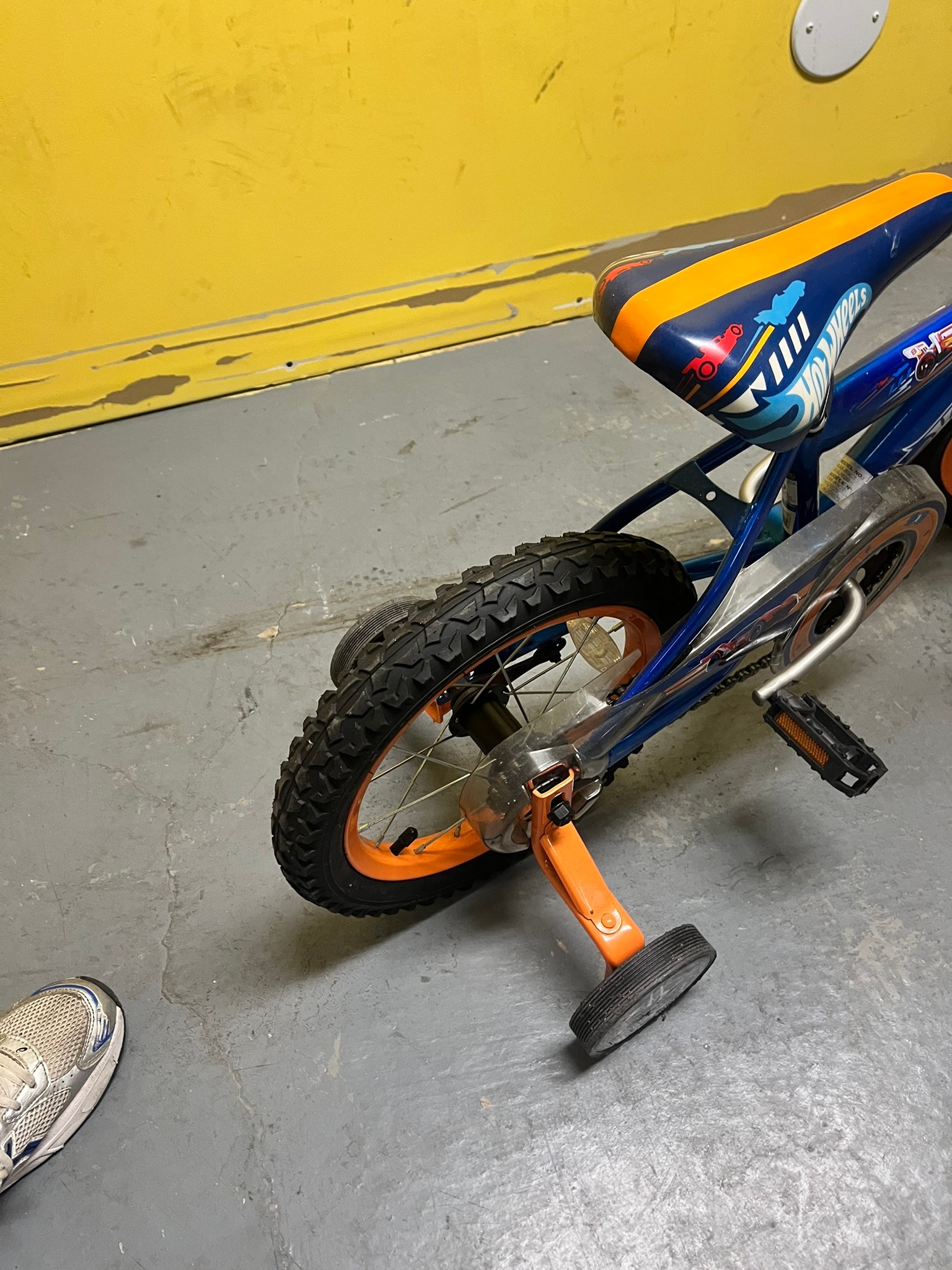 Used Hot Wheels Kids Training Bike - photo 4