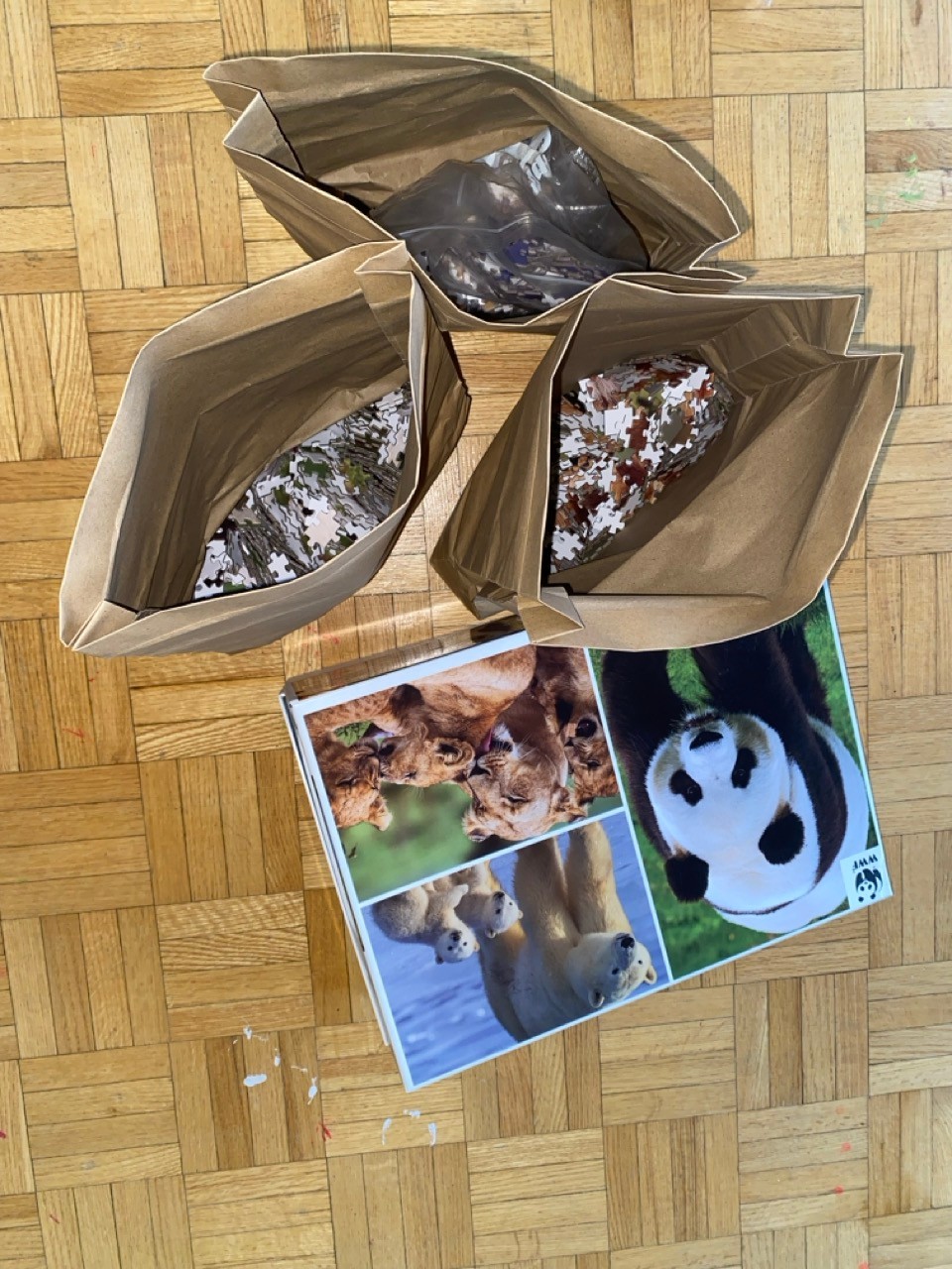 3 x 1000-Piece Jigsaw Puzzles – Polar Bear, Lion & Panda