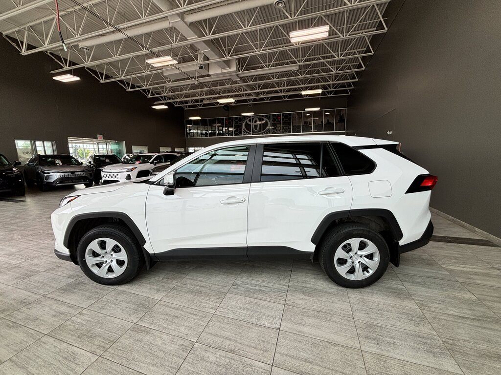 2025 Toyota RAV4 - photo 4