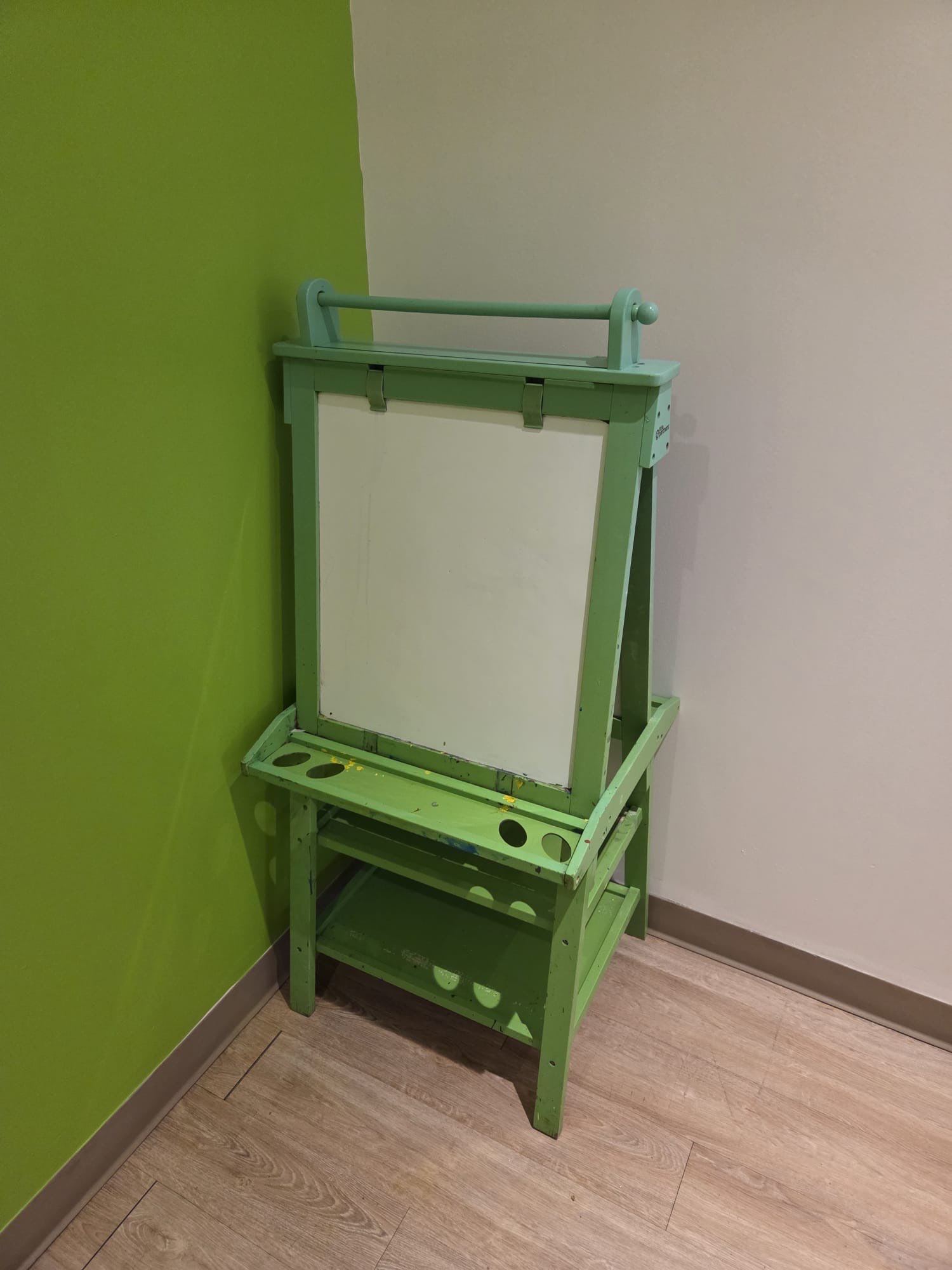 Kids’ Wooden Art Easel / Chalkboard Stand