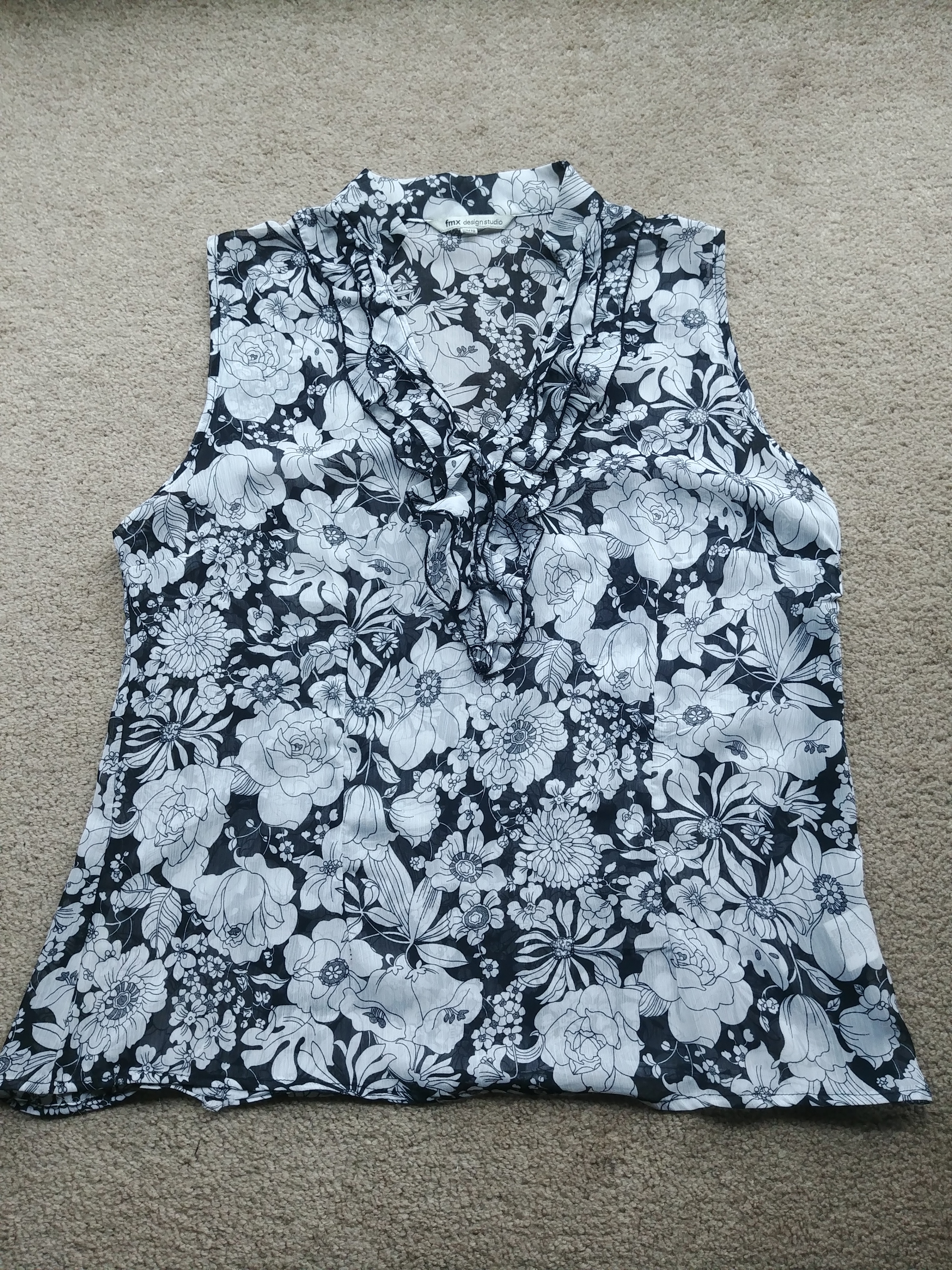 FMX Design Studio Sleeveless Floral Blouse