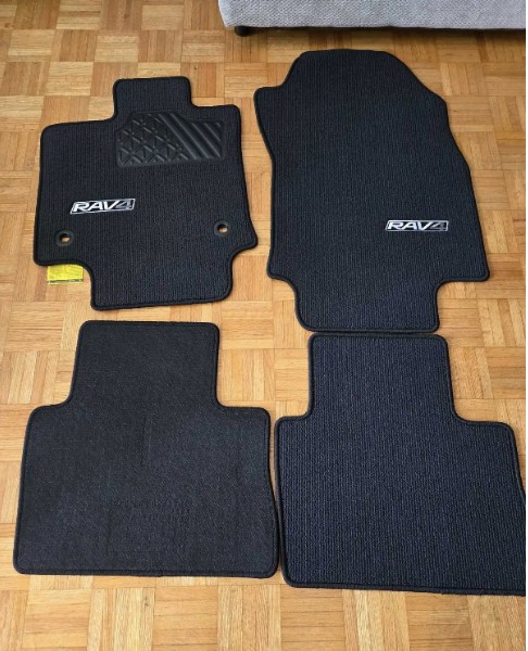 Toyota RAV4 Floor Mats - photo 3