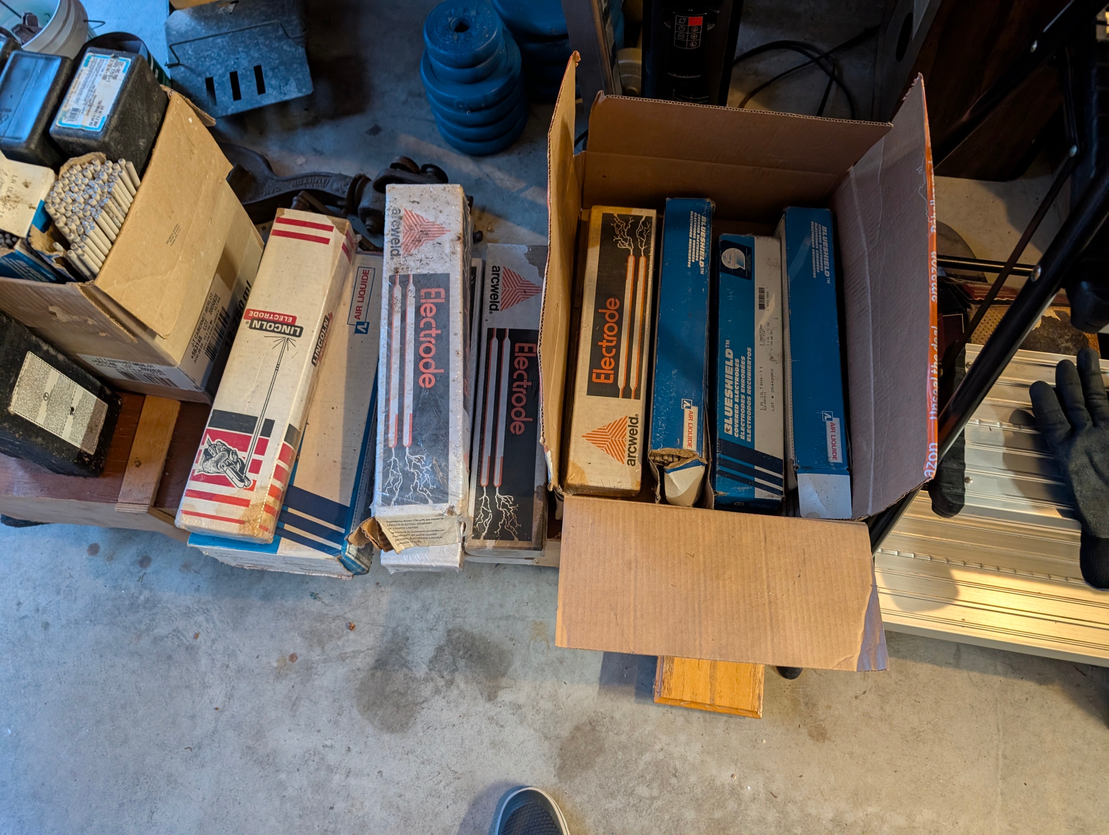 12+ boxes of welding rods - photo 5
