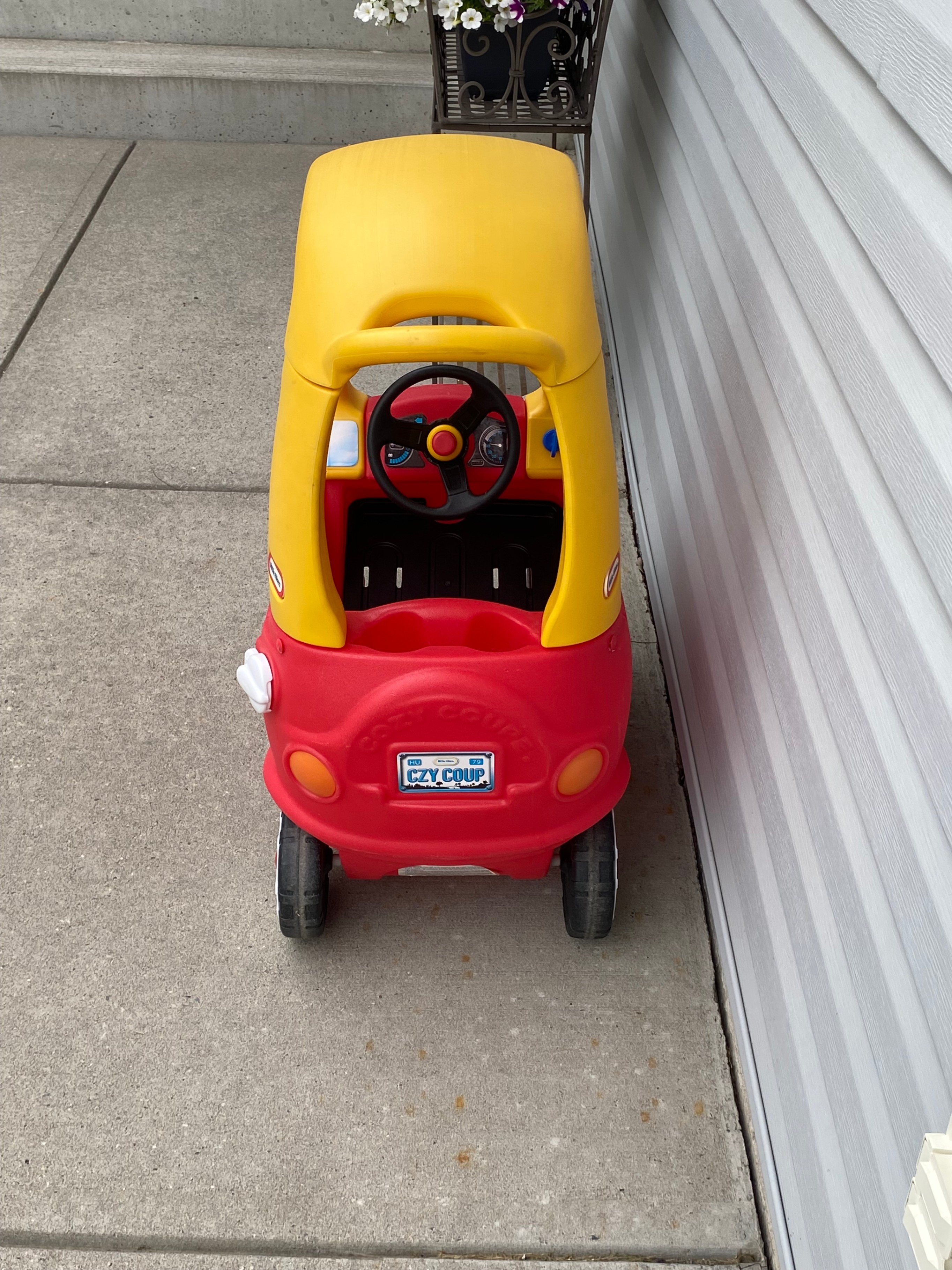 Little Tikes Cozy Coupe Ride-On Toy Car - photo 4