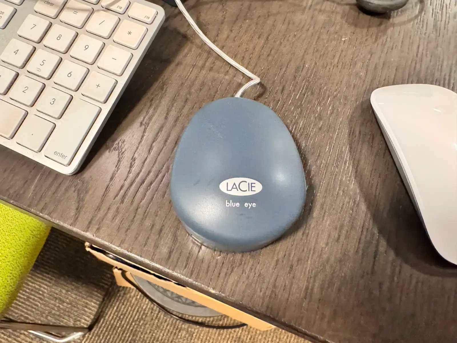 LaCie 526 Monitor with Blue Eye Calibrator - photo 5