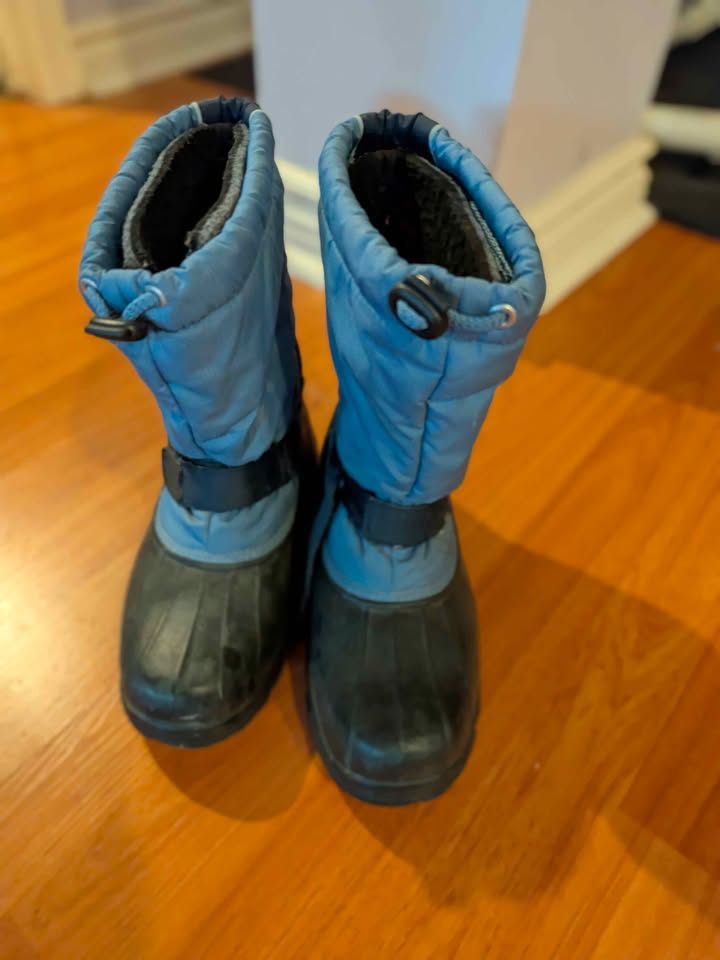 Acton Snow Boots - Size 3 - photo 2