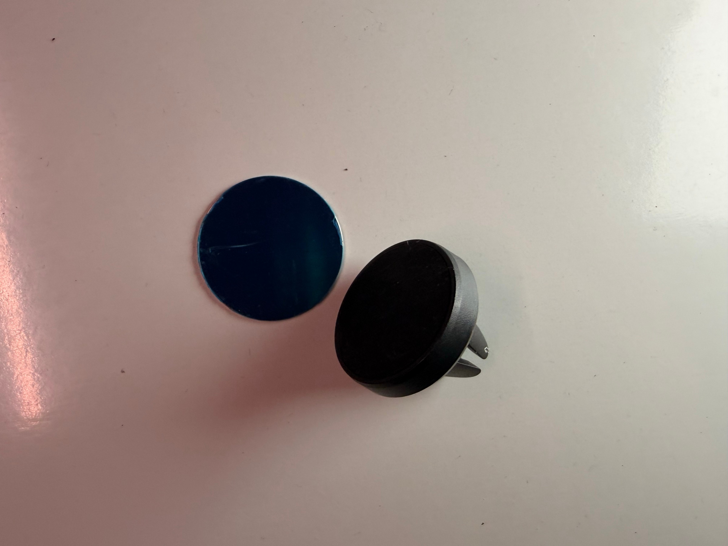 Car phone mount lot - gravity vent clip + magnetic mount - photo 4