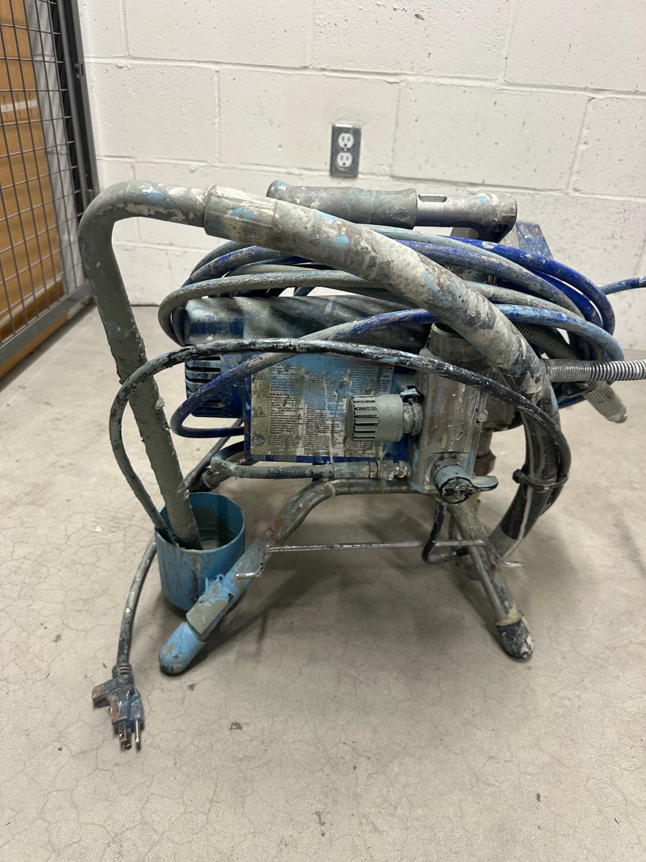 Graco 390 PC Airless Paint Sprayer