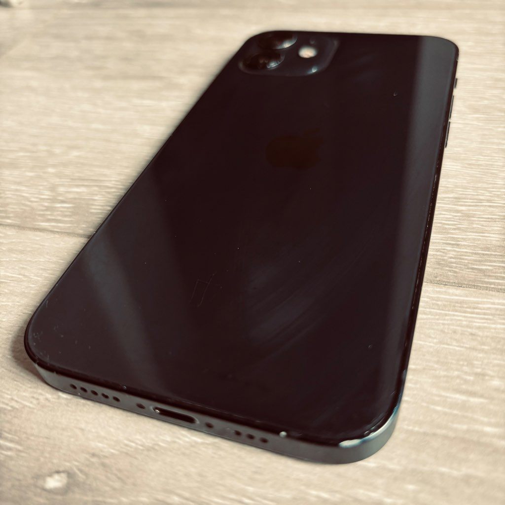 iPhone 12 - photo 3