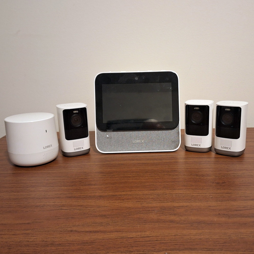 ❄️ LOREX SECURITY CENTER w/ 3 WIFI CAMERAS-EXTENDER-XTRA BATTERY