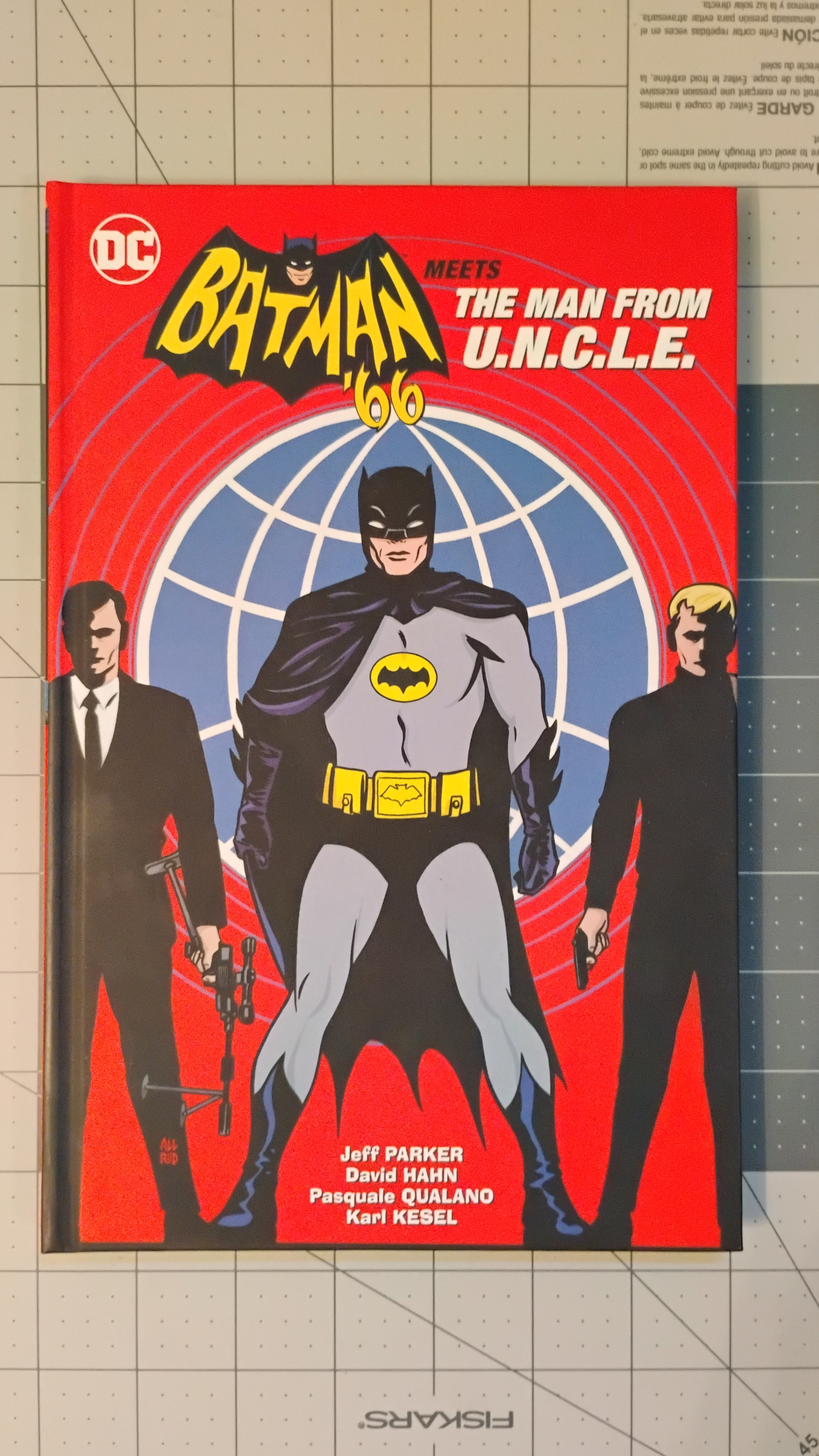 Batman ’66 Meets the Man from U.N.C.L.E. HC TPB