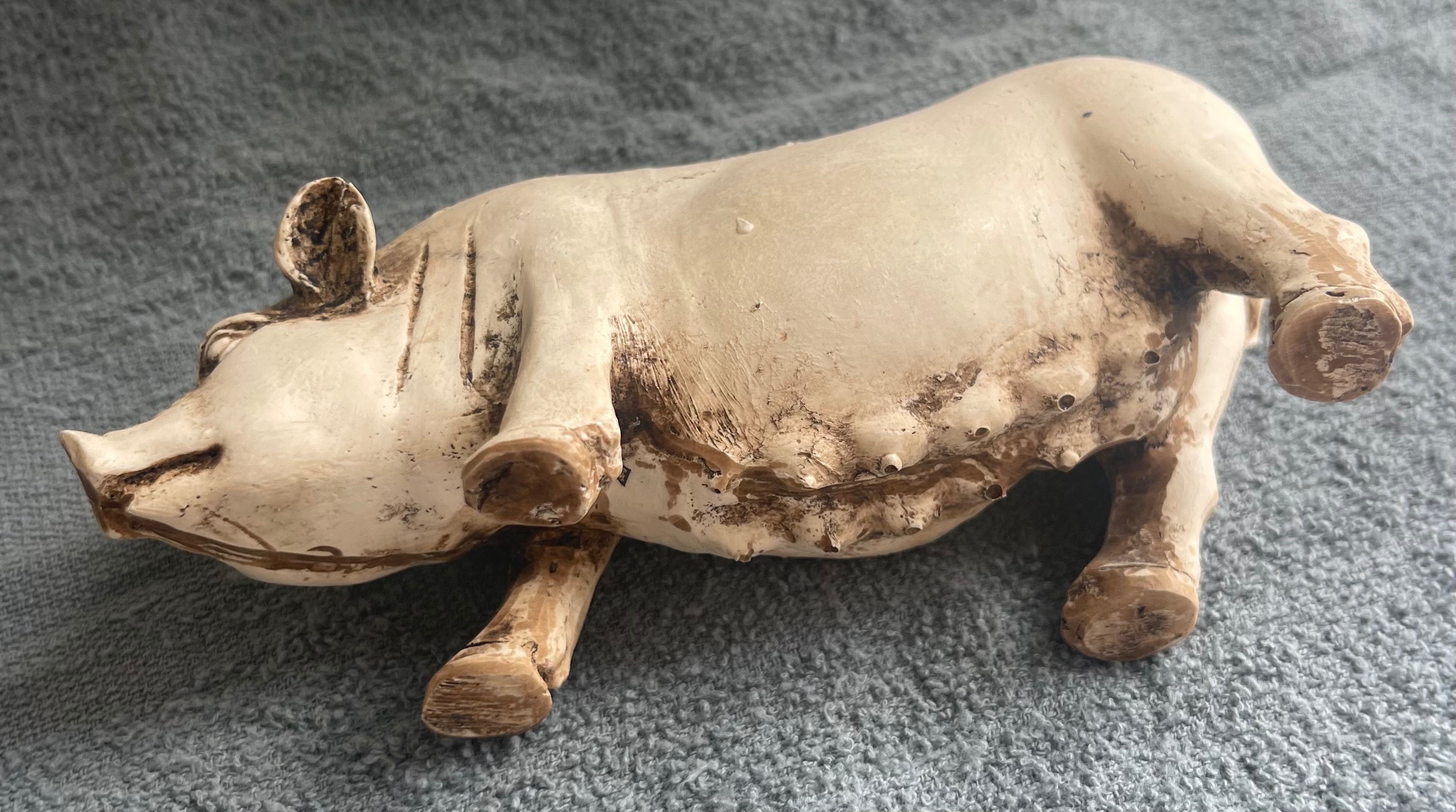 Vintage Realistic Resin Pig Figurine - Farmhouse Decor - photo 3