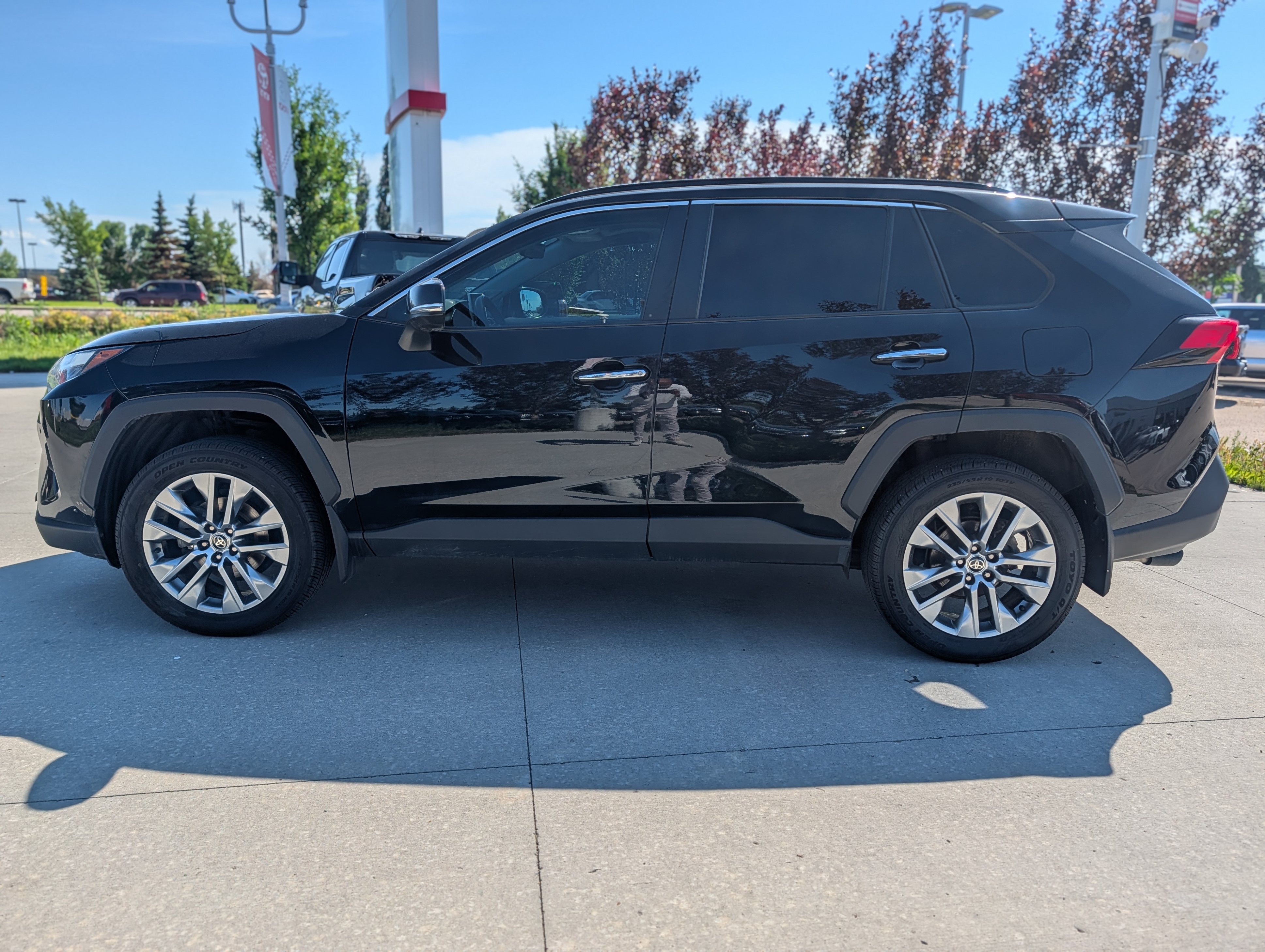2022 Toyota RAV4 - photo 4