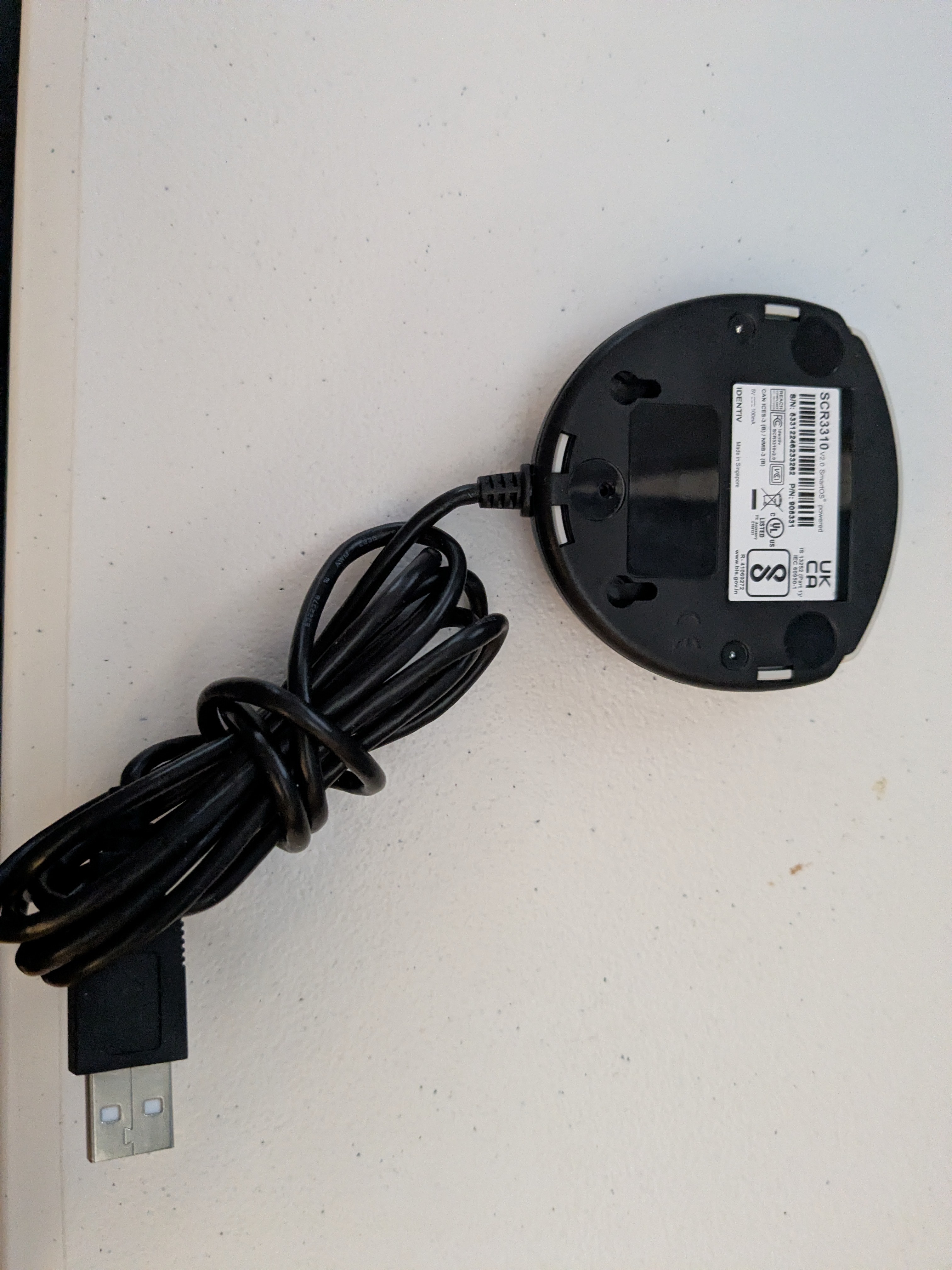 Identiv SCR3310v2.0 USB Smart Card Reader - photo 2