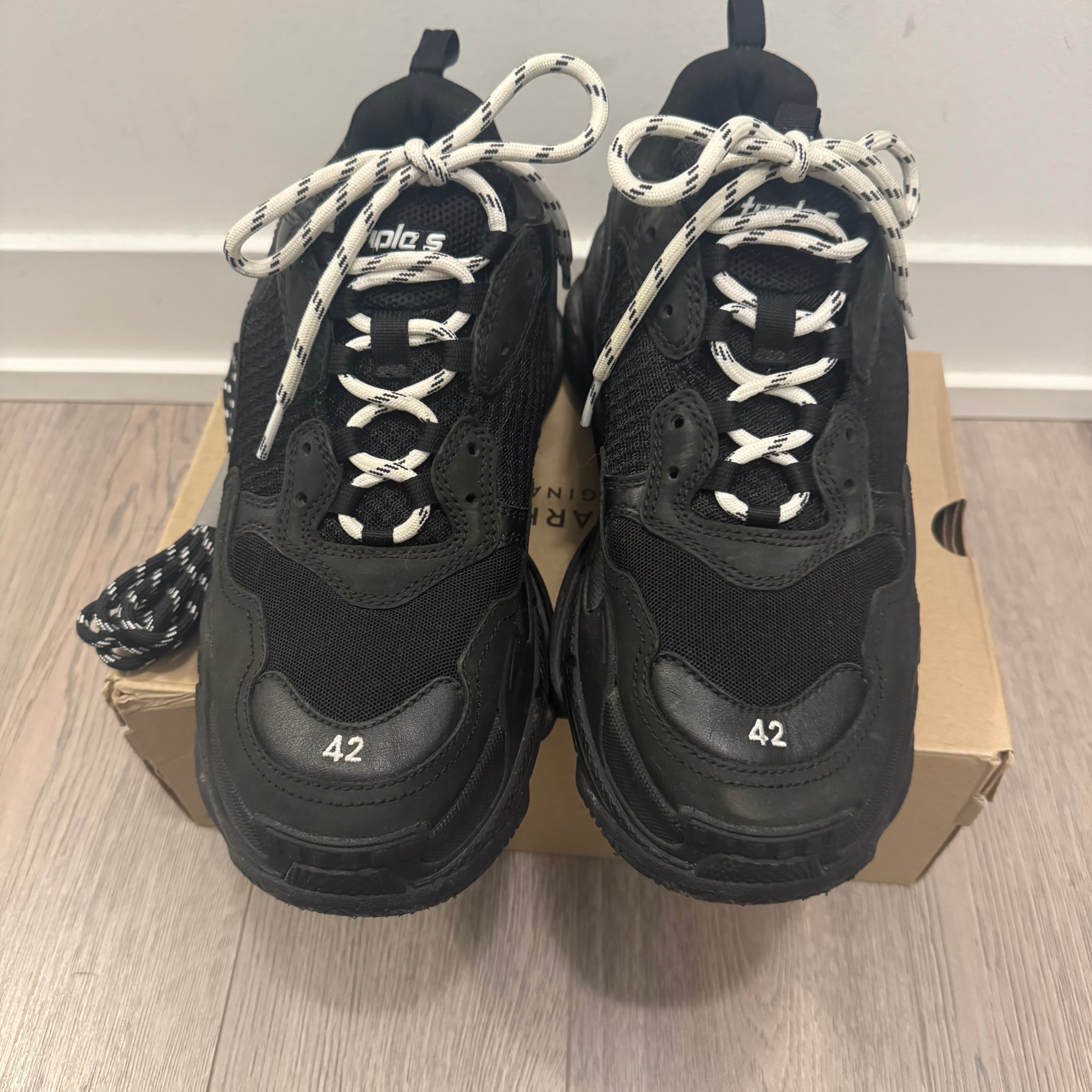 Authentic Balenciaga Triple S Sneakers Size 42 (US 9)
