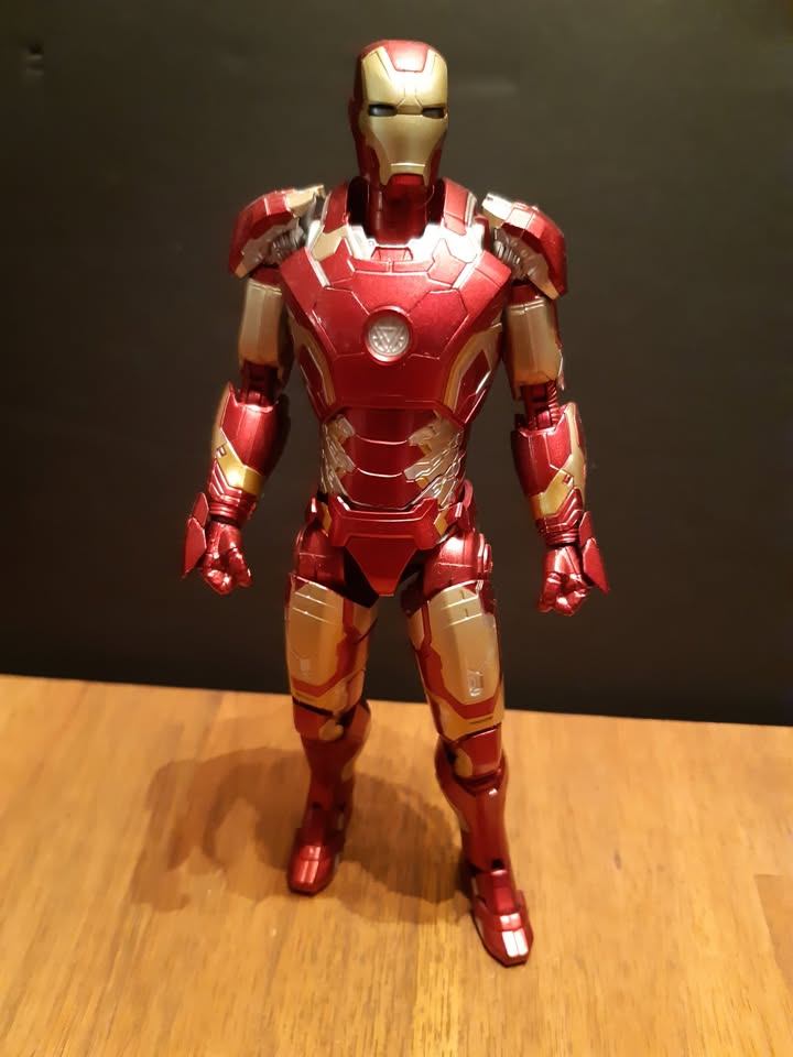 S.H. Figuarts Avengers Age Of Ultron Iron Man Mk 43 - photo 2