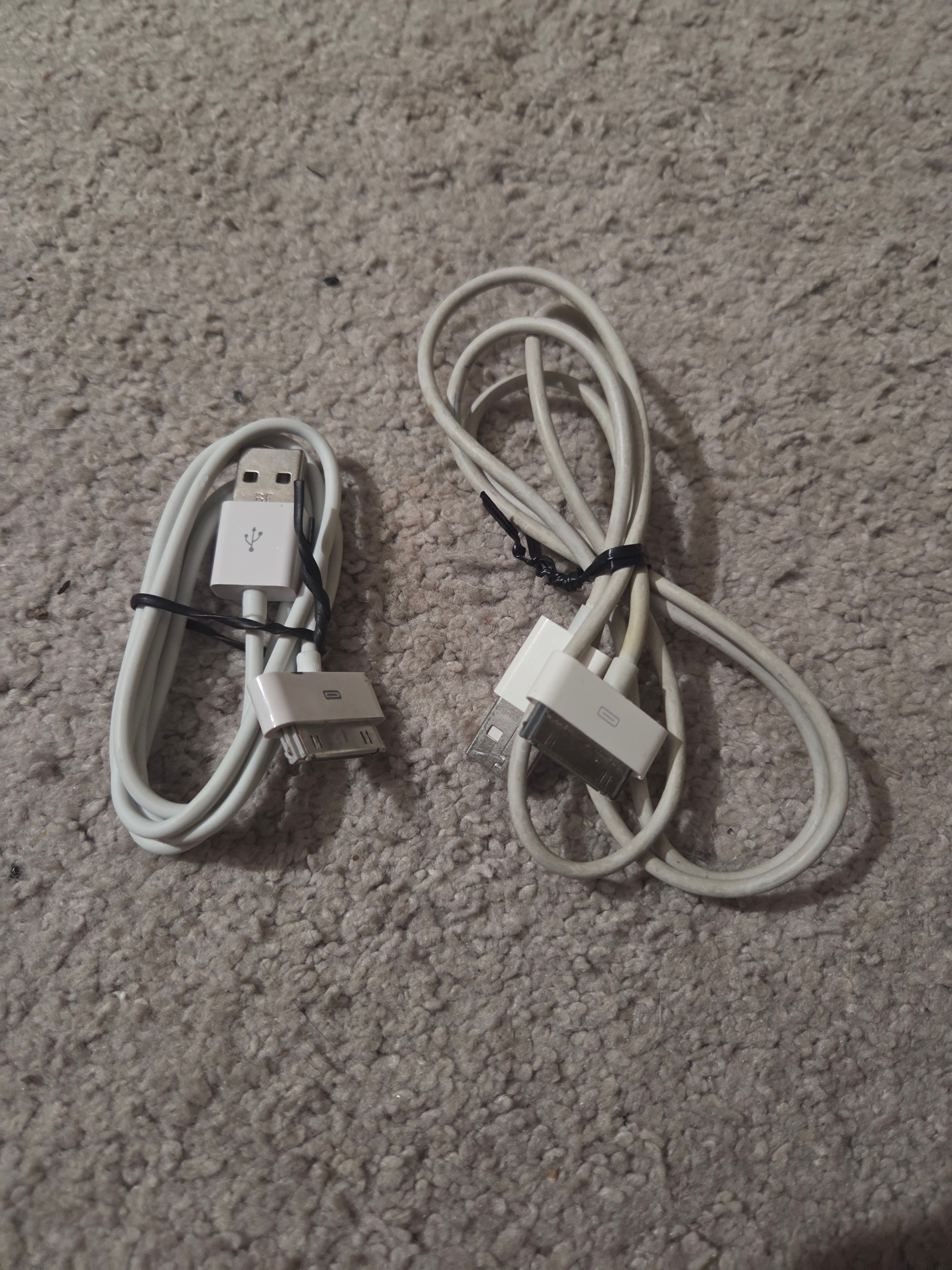 2 Apple 30-Pin to USB-A Cables – Vintage iPod, iPhone 4/4S, iPad