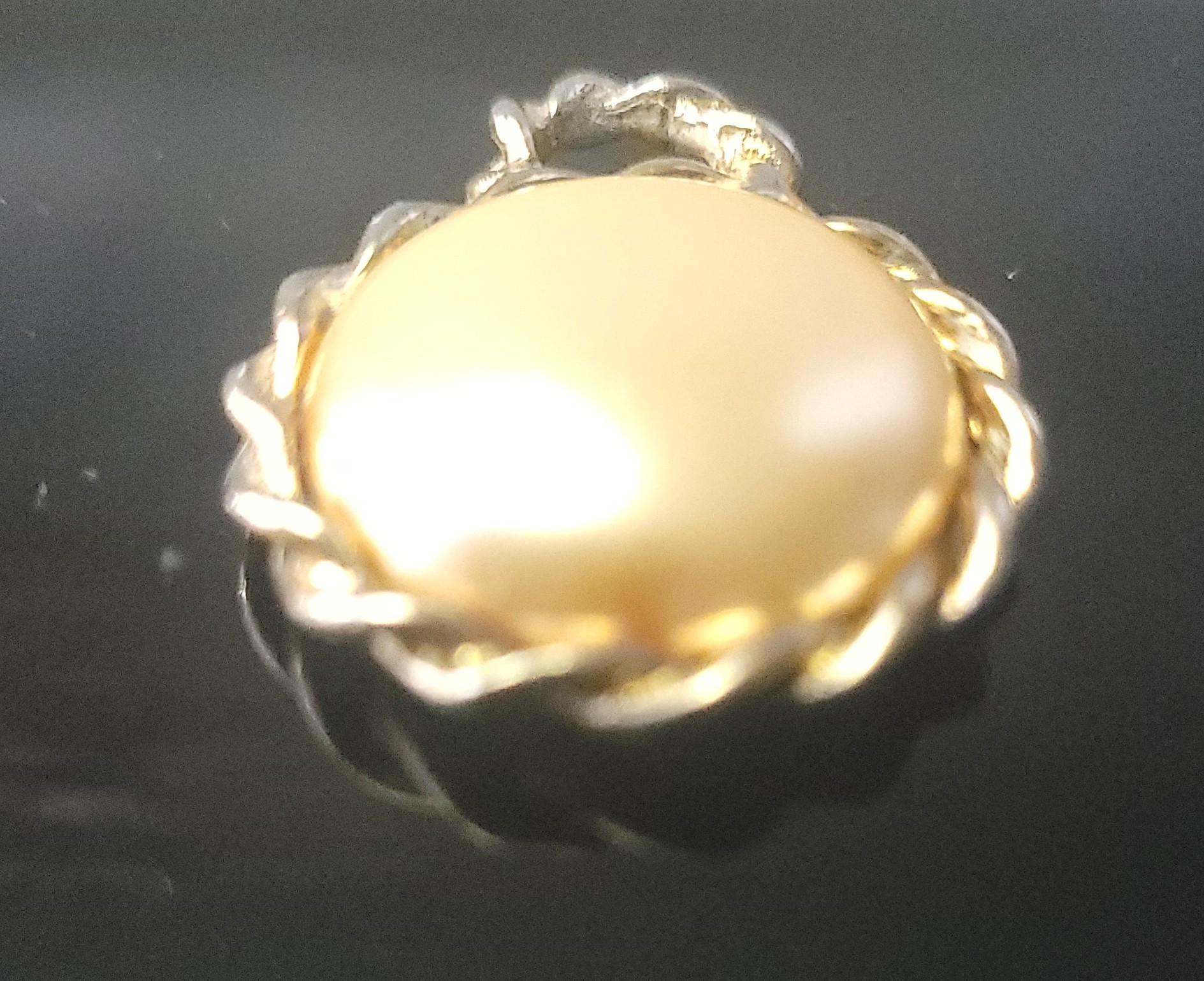 Faux Pearl Twisted Rope Border Pendant Charm 1970s - photo 2