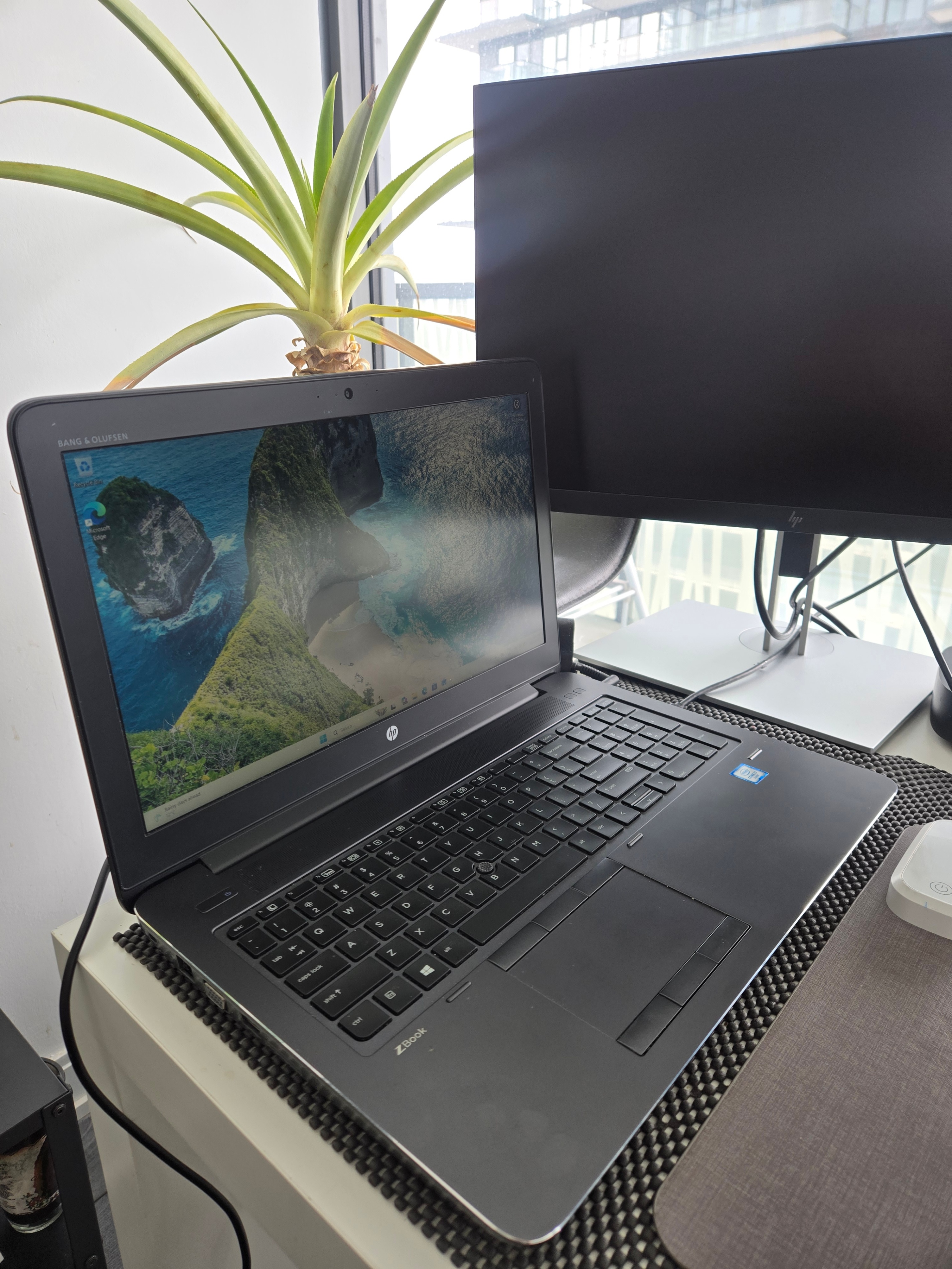 HP ZBook 15 G3 Workstation | 500GB SSD | NVIDIA Quadro M1000M - photo 2