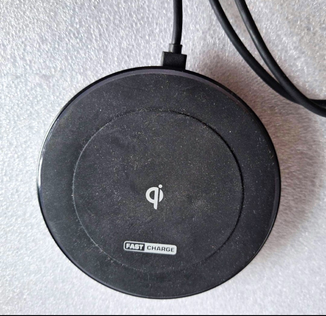Insignia Fast Charge Qi Wireless Charging Pad