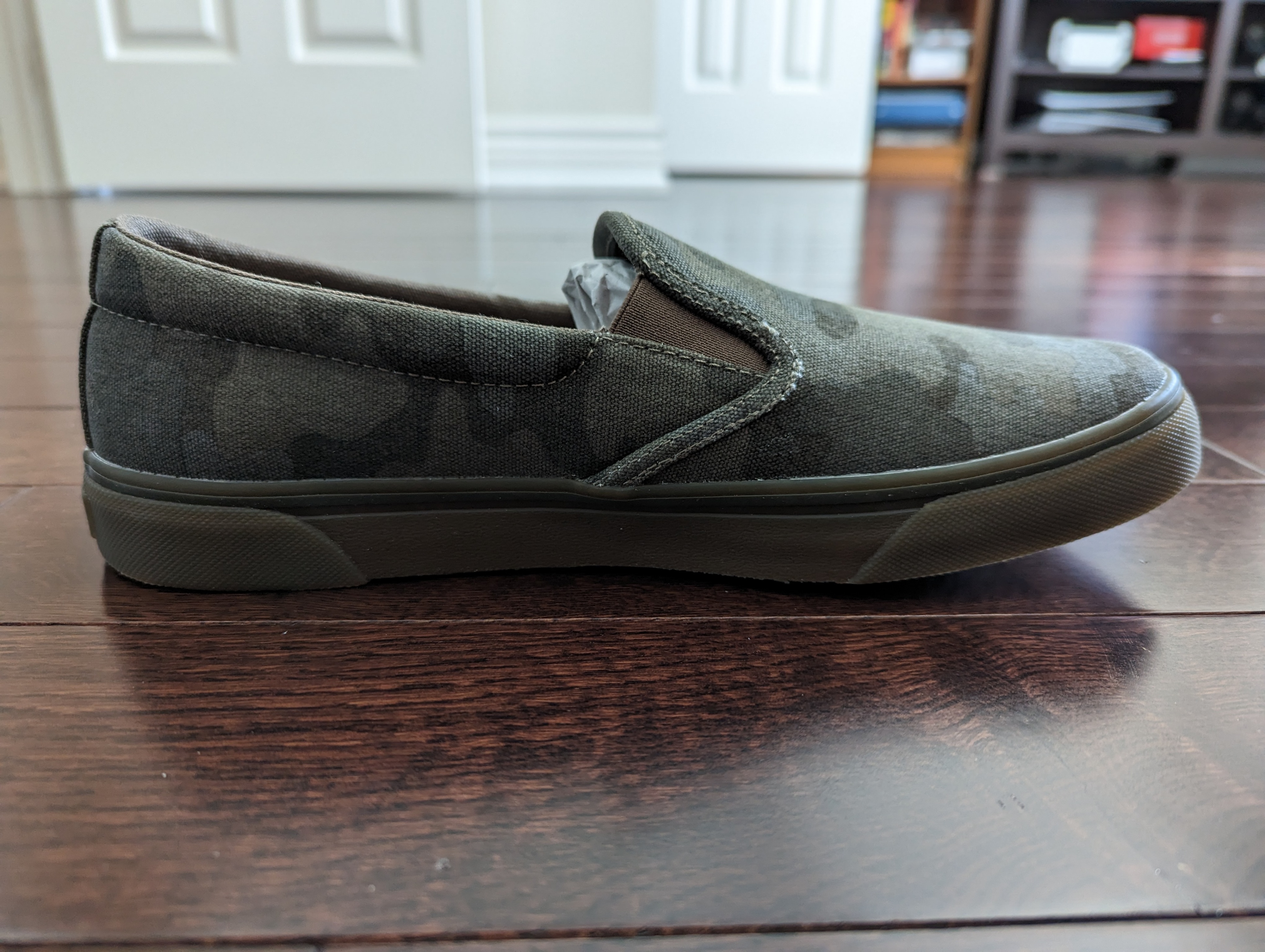 Mens 9 - Eddie Bauer Slip-On Shoes - Brand New - photo 5