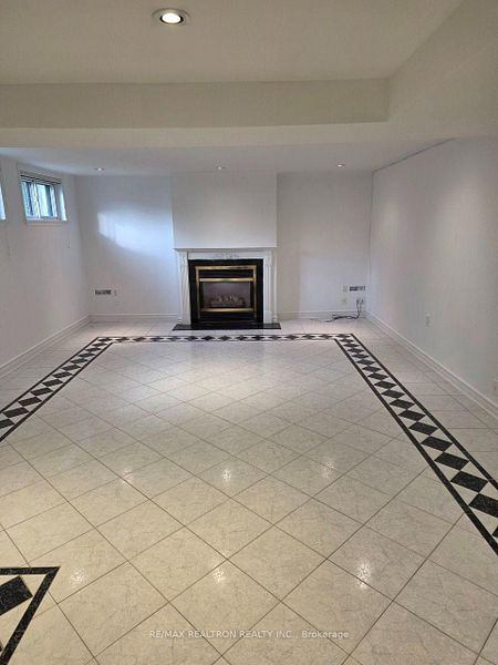 1 Bedroom Apartment For Rent Richmond Hill - photo 3