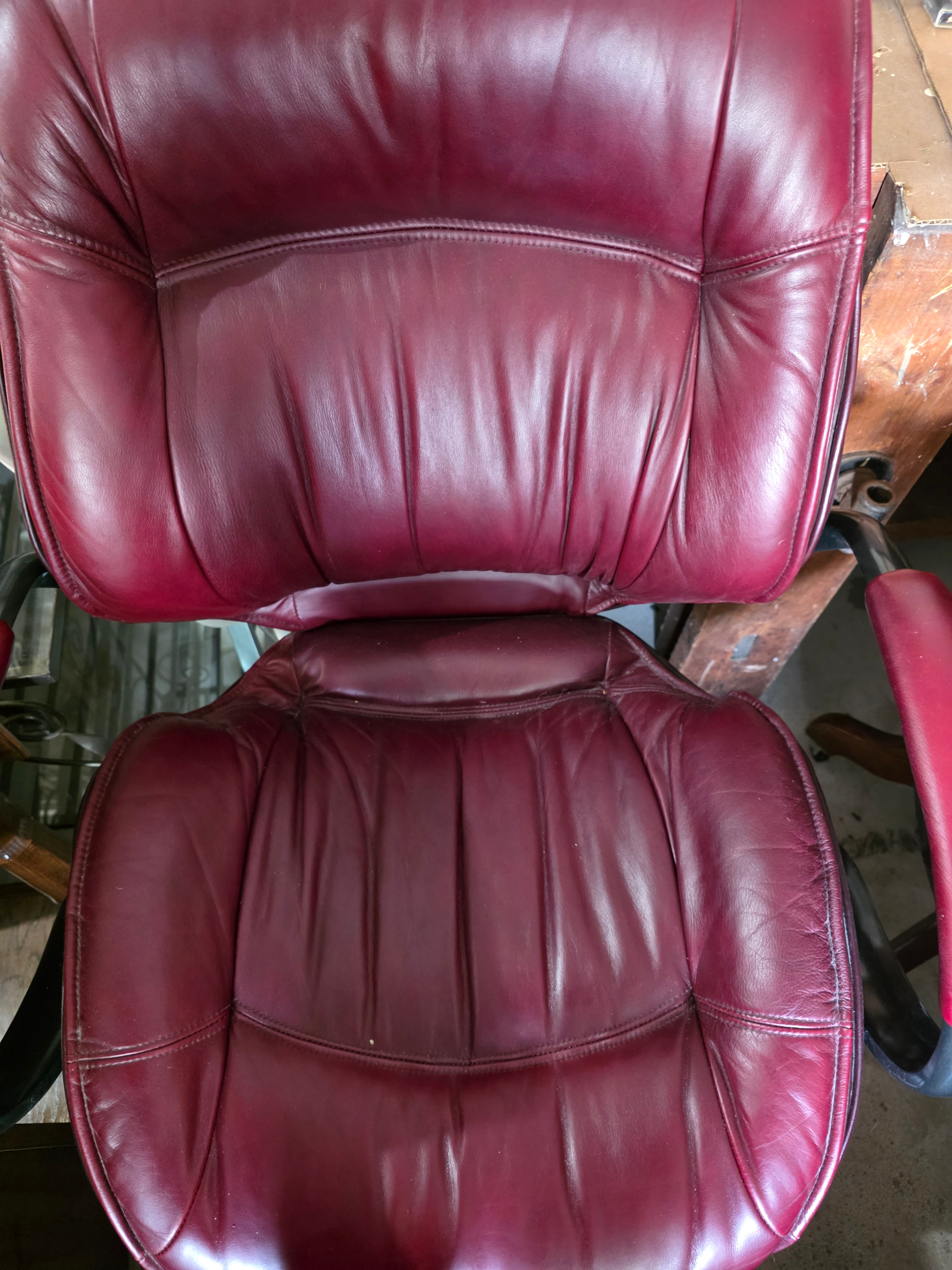 Red Leather Executive Office Chair - photo 2