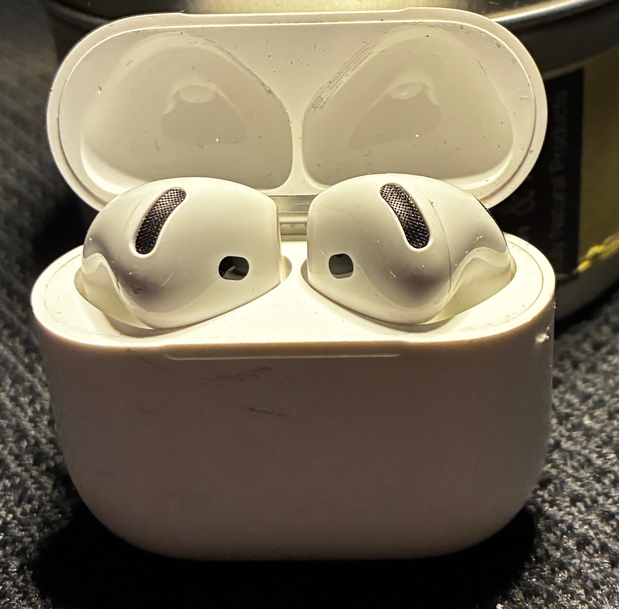 Apple AirPods PRISTINE AND CHEAP!! - photo 5