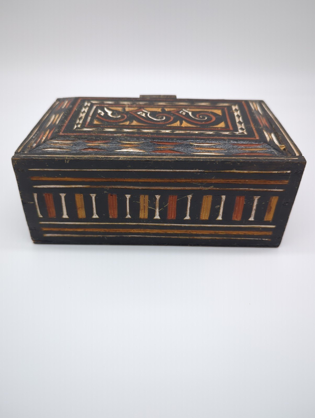 Vintage Hand Carved Toraja Indonesian Wooden Trinket Jewelry Box - photo 5