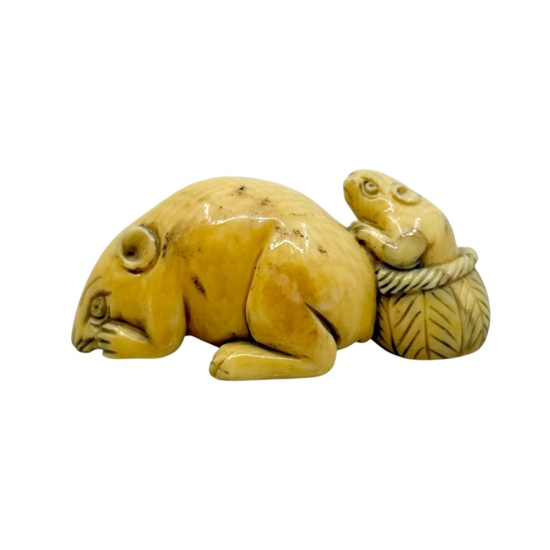 Showa period Japanese carved bone two mice in a basket netsuke - photo 3