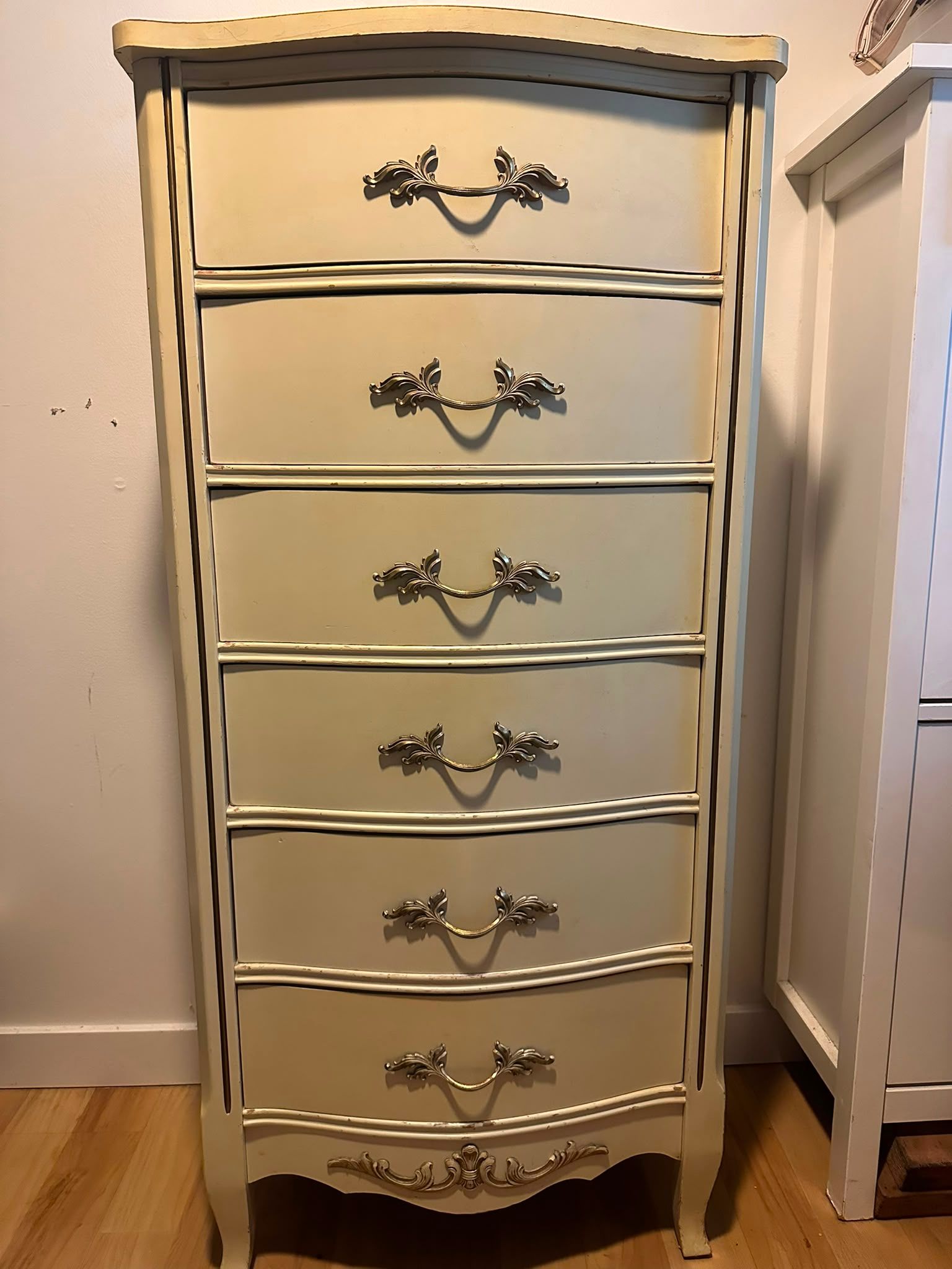 Antique 6 drawer dresser. Solid wood - photo 2