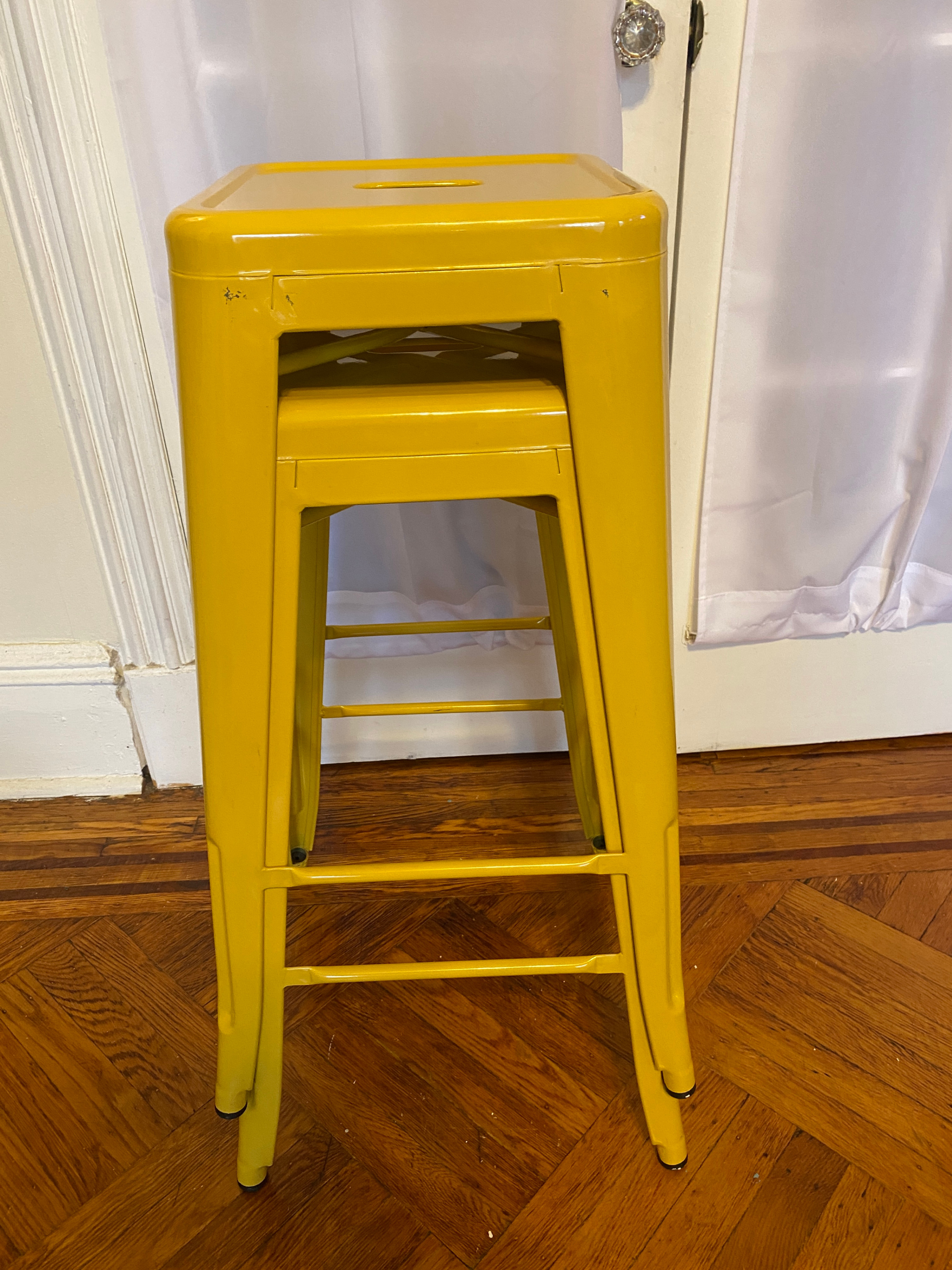 MERRICK LANE YELLOW METAL BARSTOOLS x2 - photo 2