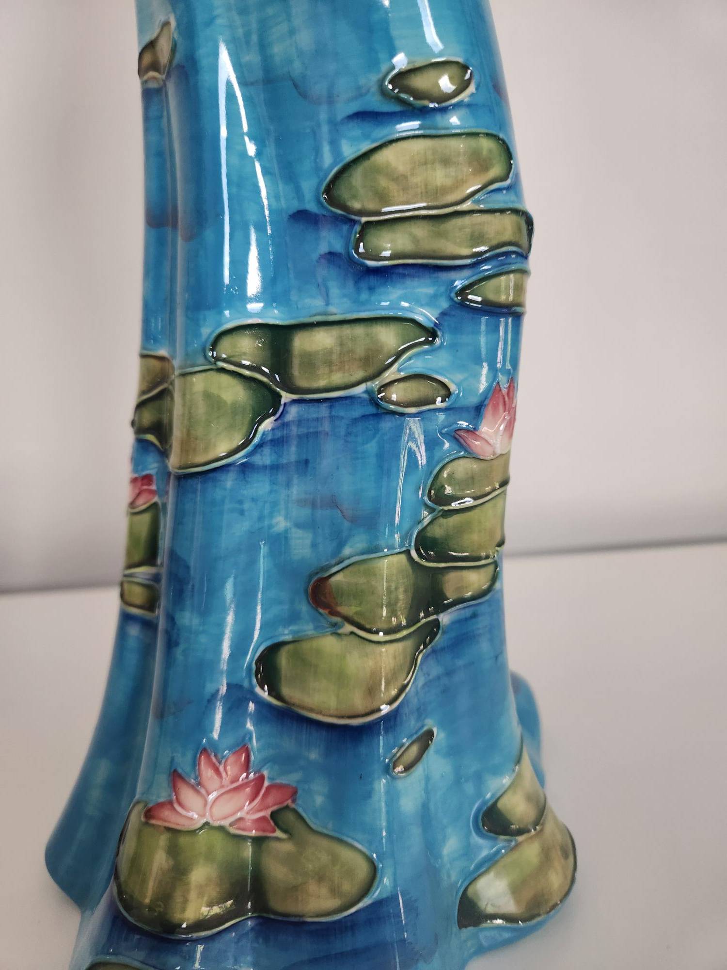 Vintage Benaya Porcelain Dress Vase, Monet "Water Lilies" Theme - photo 4