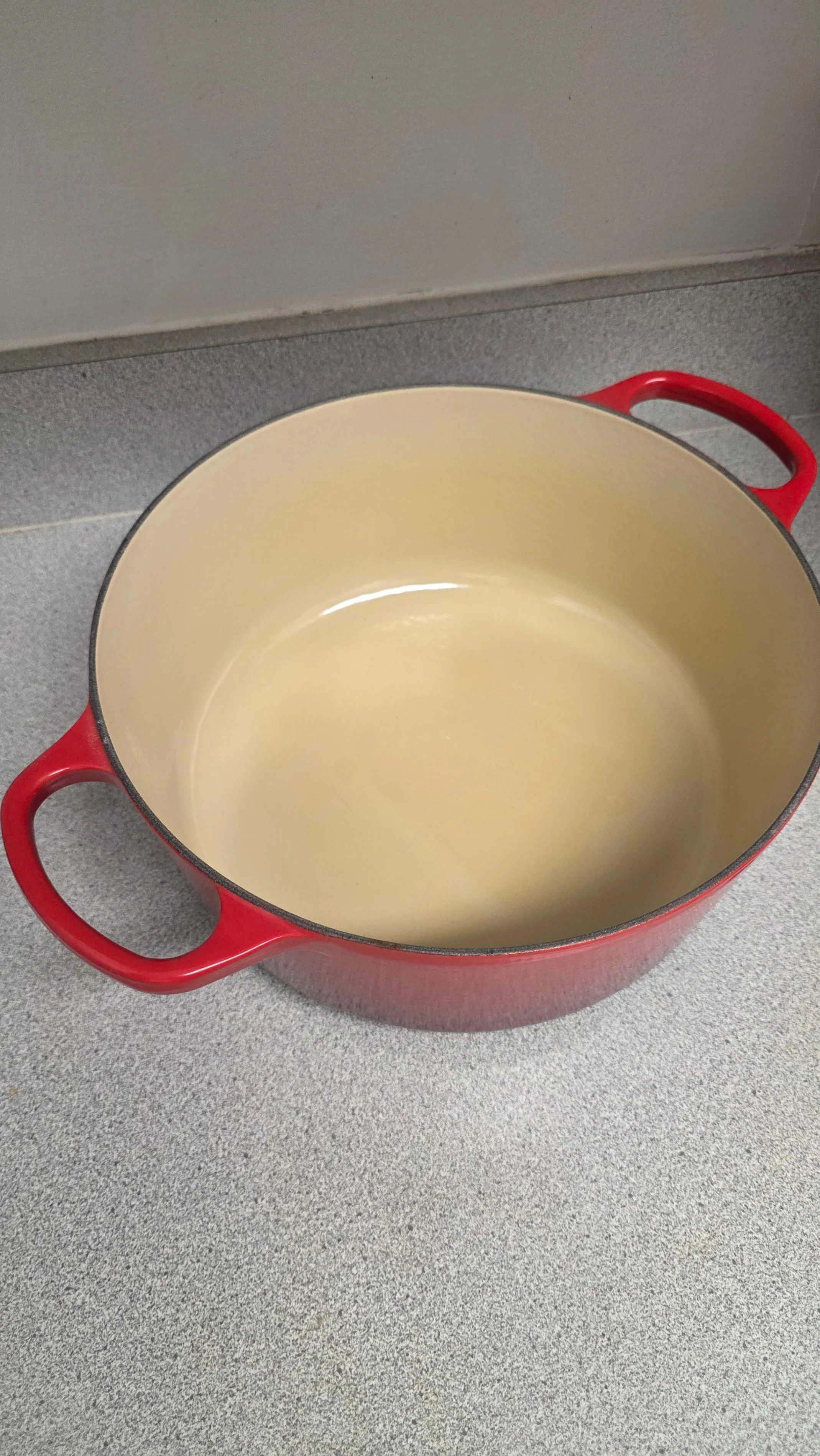 *NEW* - Le Creuset 7.25 Qt / 6.7 L Dutch Oven - 28 cm - Cerise - photo 2