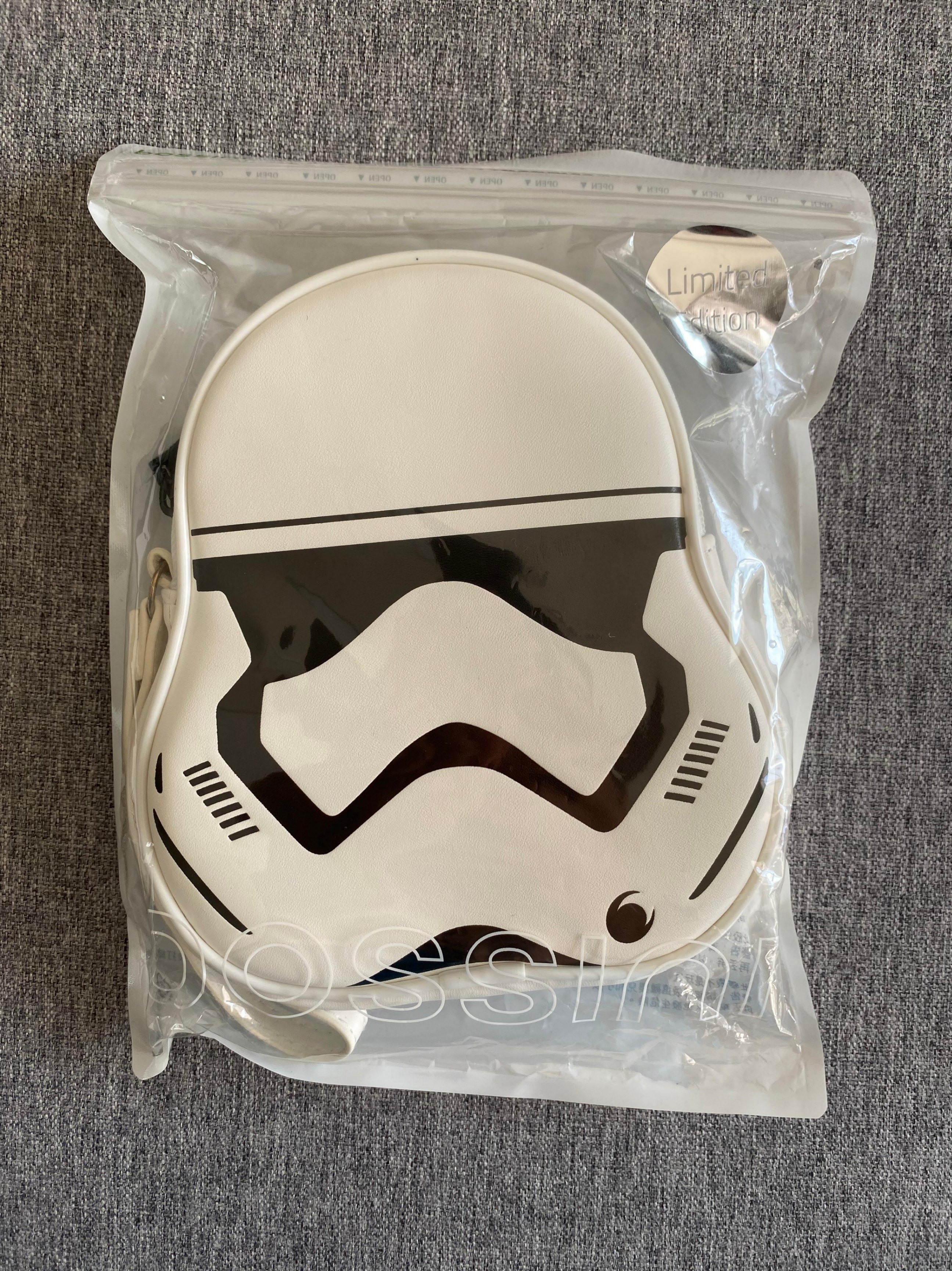 NEW Disney Star Wars Stormtrooper Wristlet Pouch Limited Edition - photo 4