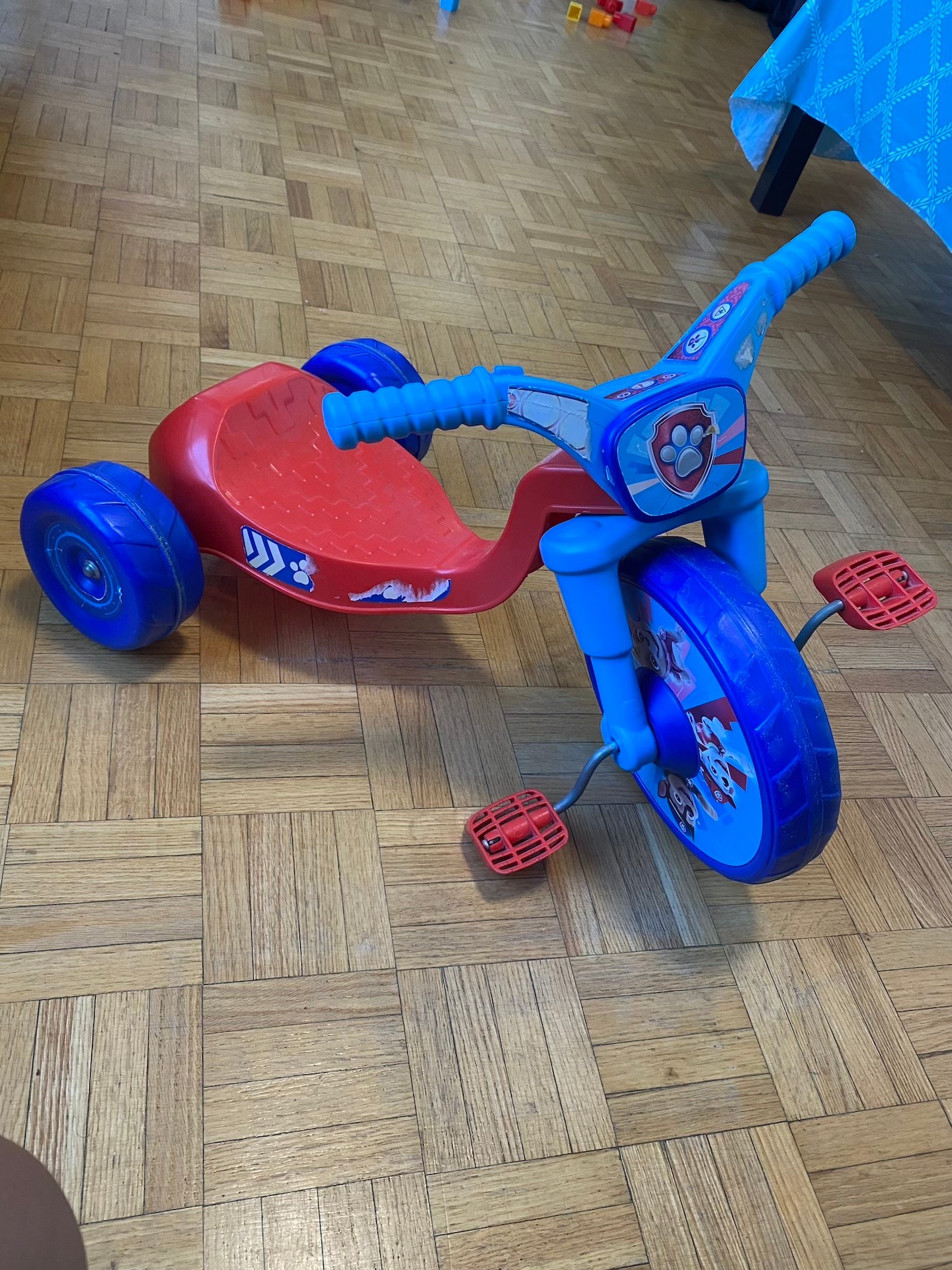 Nickelodeon PAW Patrol 3-Wheel Ride-On – Music & Sounds - photo 2