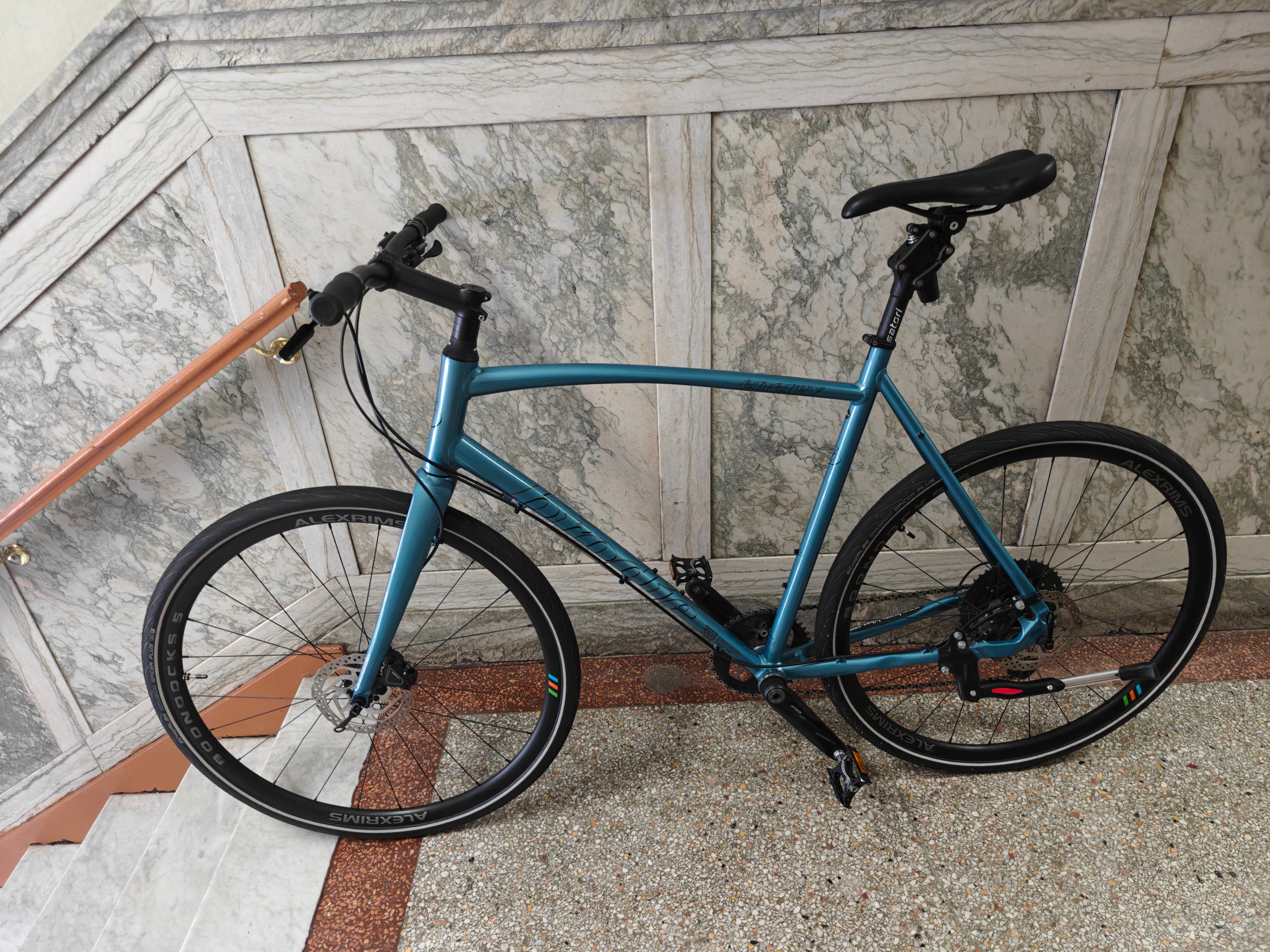 2025 Brodie Energy: Premium Bike 59cm fit L or XL size - photo 2