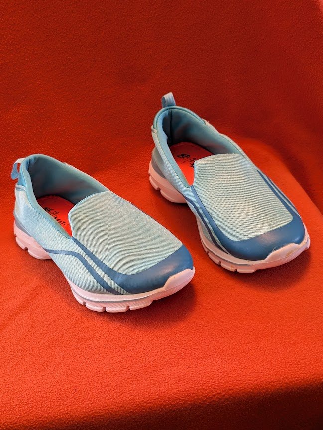 Women's size 7 rubber-soled slip-on shoes - photo 2