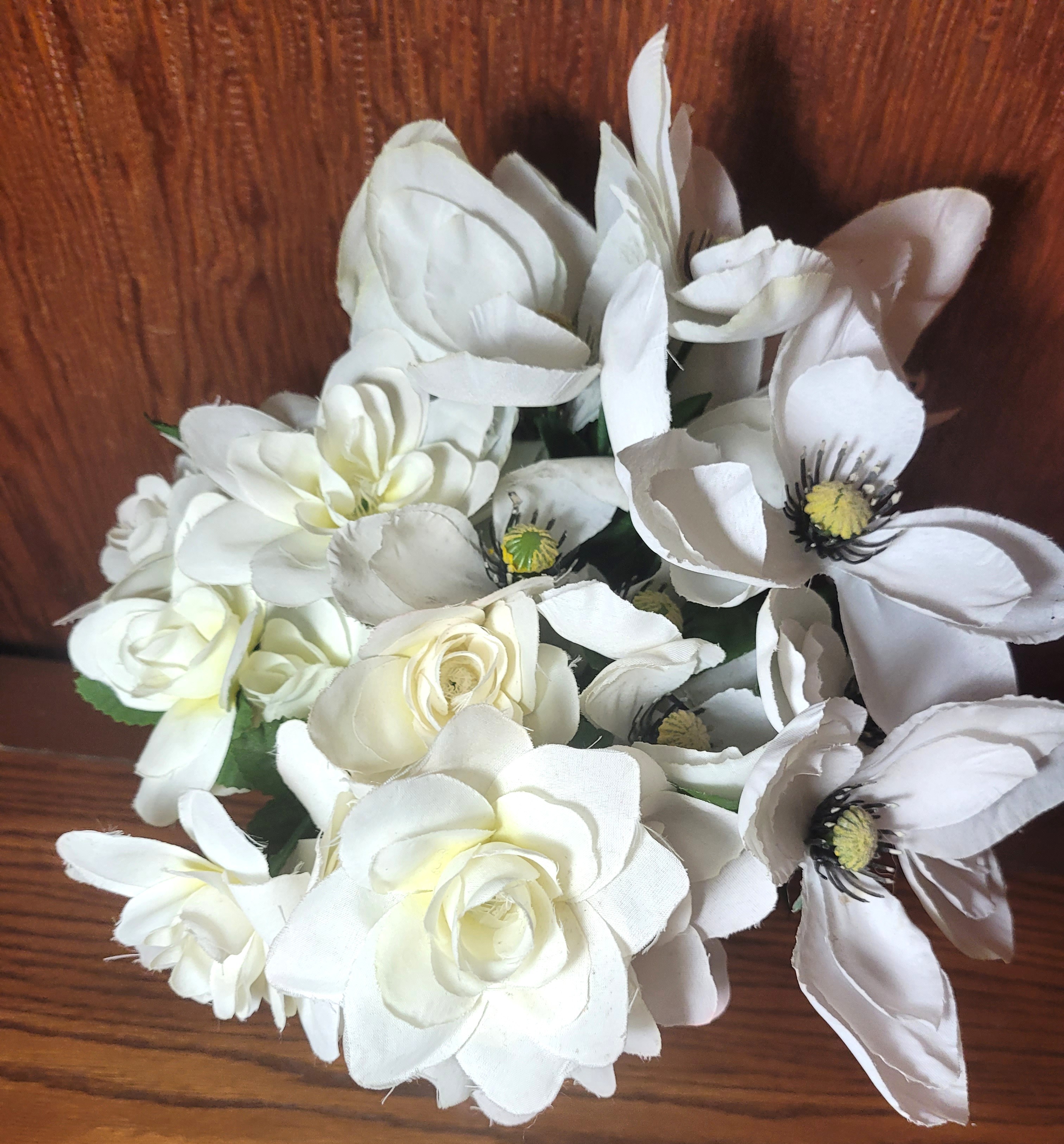 Clear Fluted Glass Vase Late 70s with Faux White Floral Arrang. - photo 2