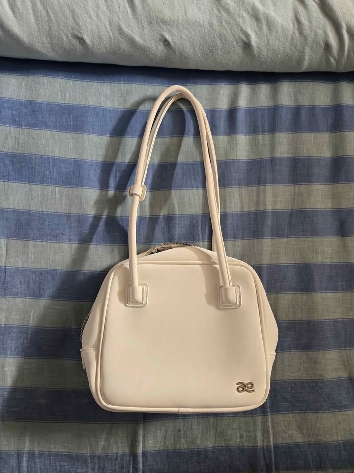 HOUSE OF LITTLE BUNNY (HOLB) 'LUCY' BAG IN WHITE PU