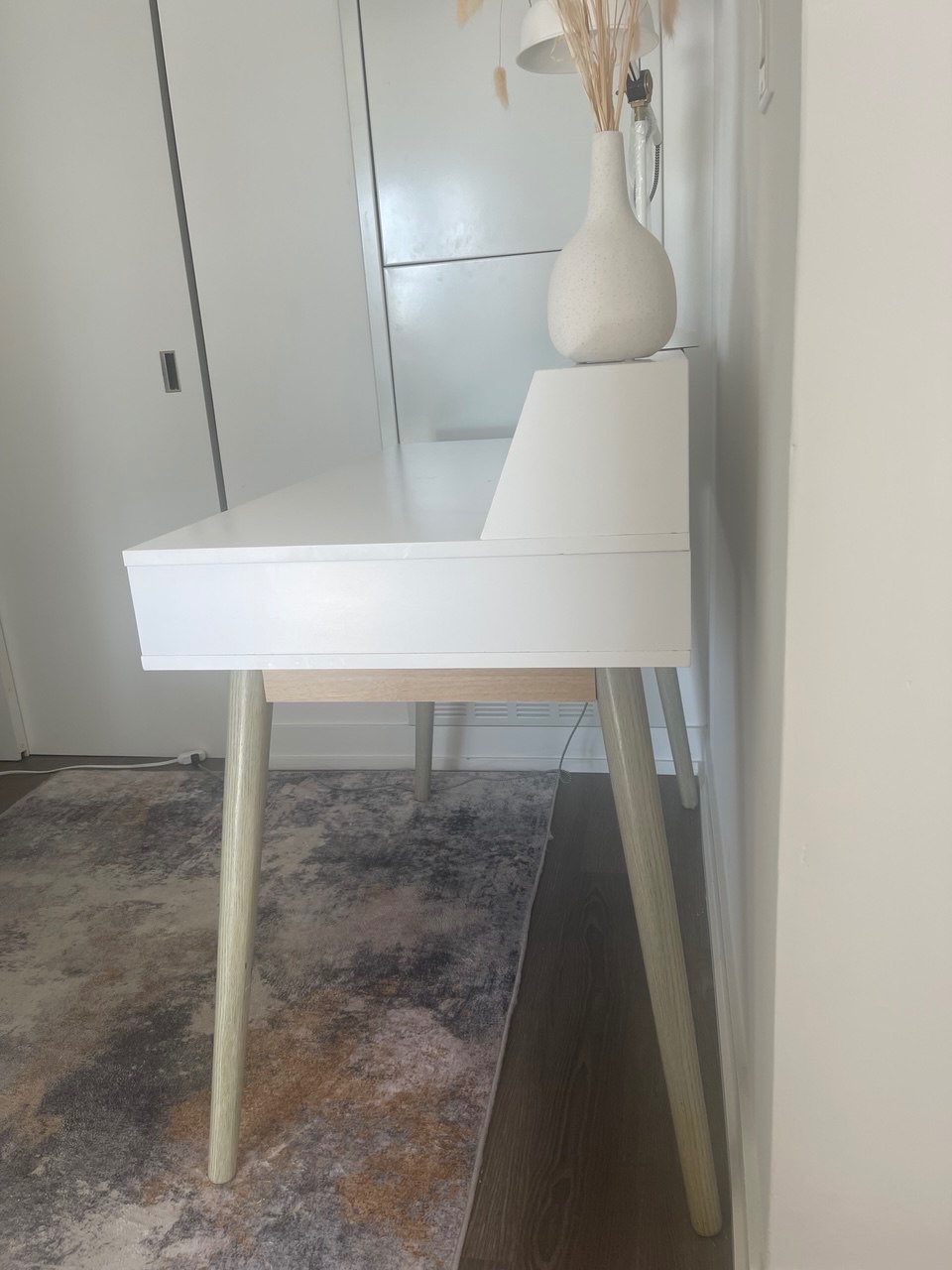 Structube Modern Desk + IKEA Lamp - photo 4