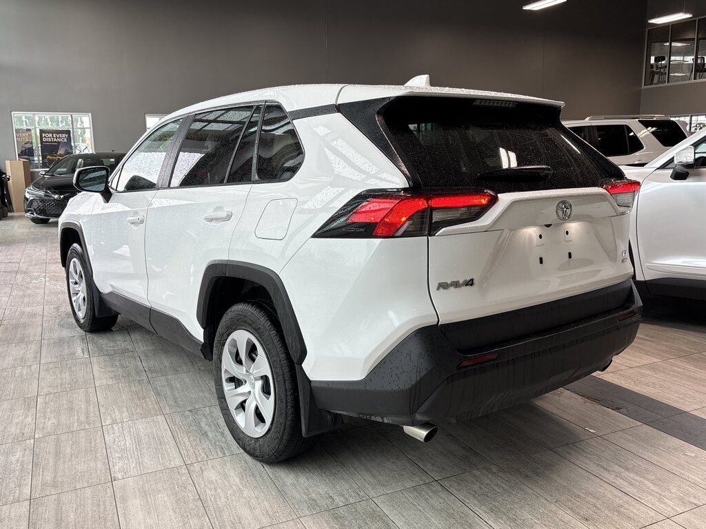 2025 Toyota RAV4 - photo 3