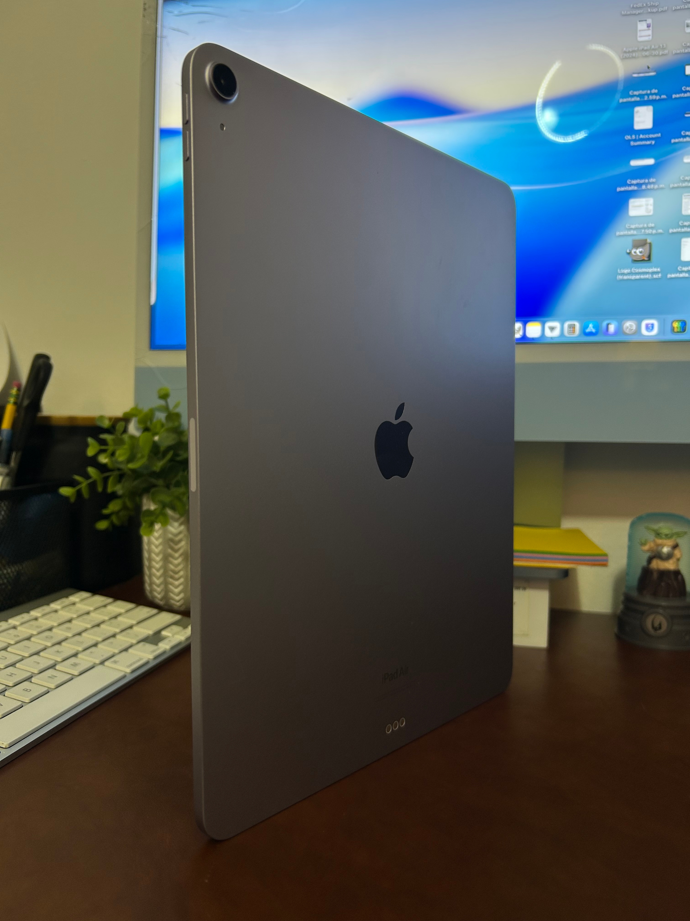 Apple iPad Air 13" M2 (2024) 256GB Purple - Excellent Condition - photo 2