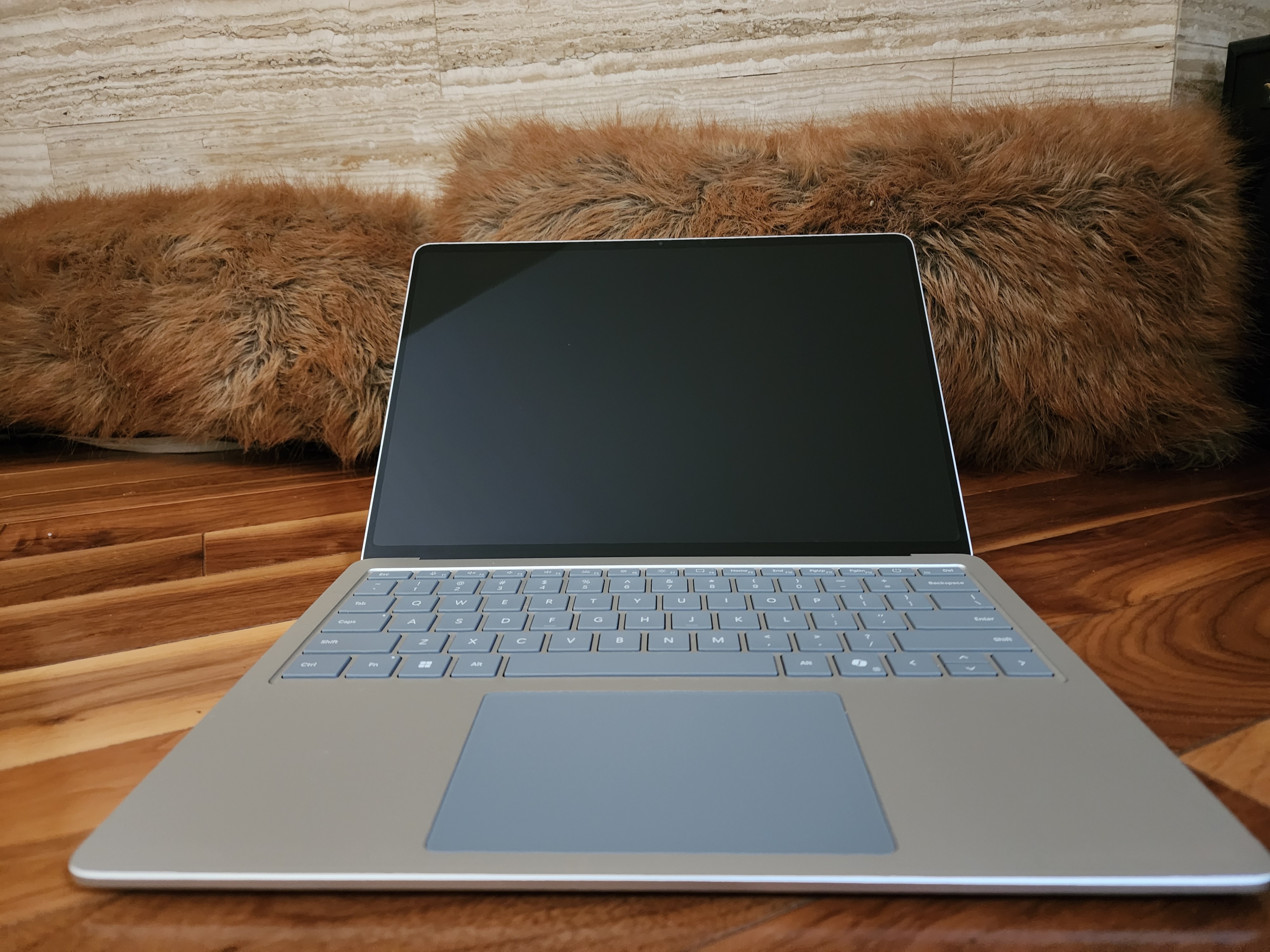 Surface Laptop 7 (Snapdragon X Plus, 16GB RAM, 256GB SSD)