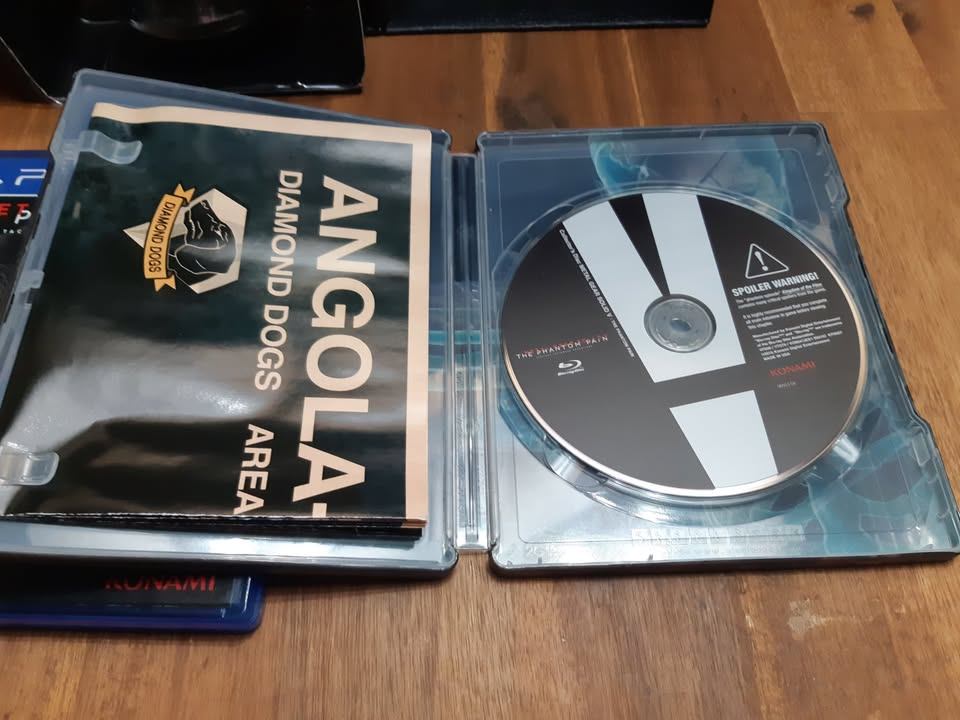 PS4 Metal Gear Solid V: Phantom Pain Collector's Edition Box Set - photo 5
