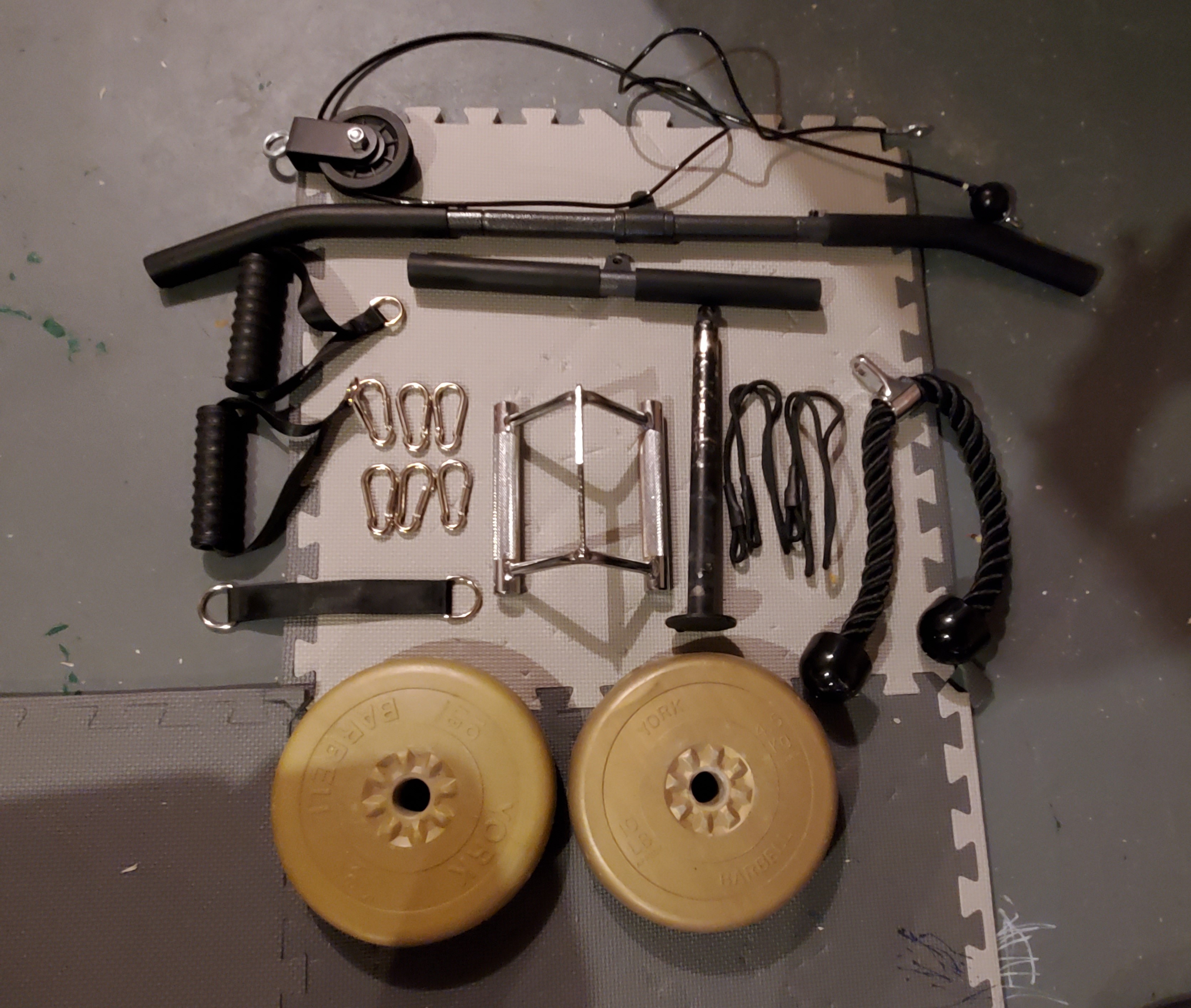 Pulley system for workout