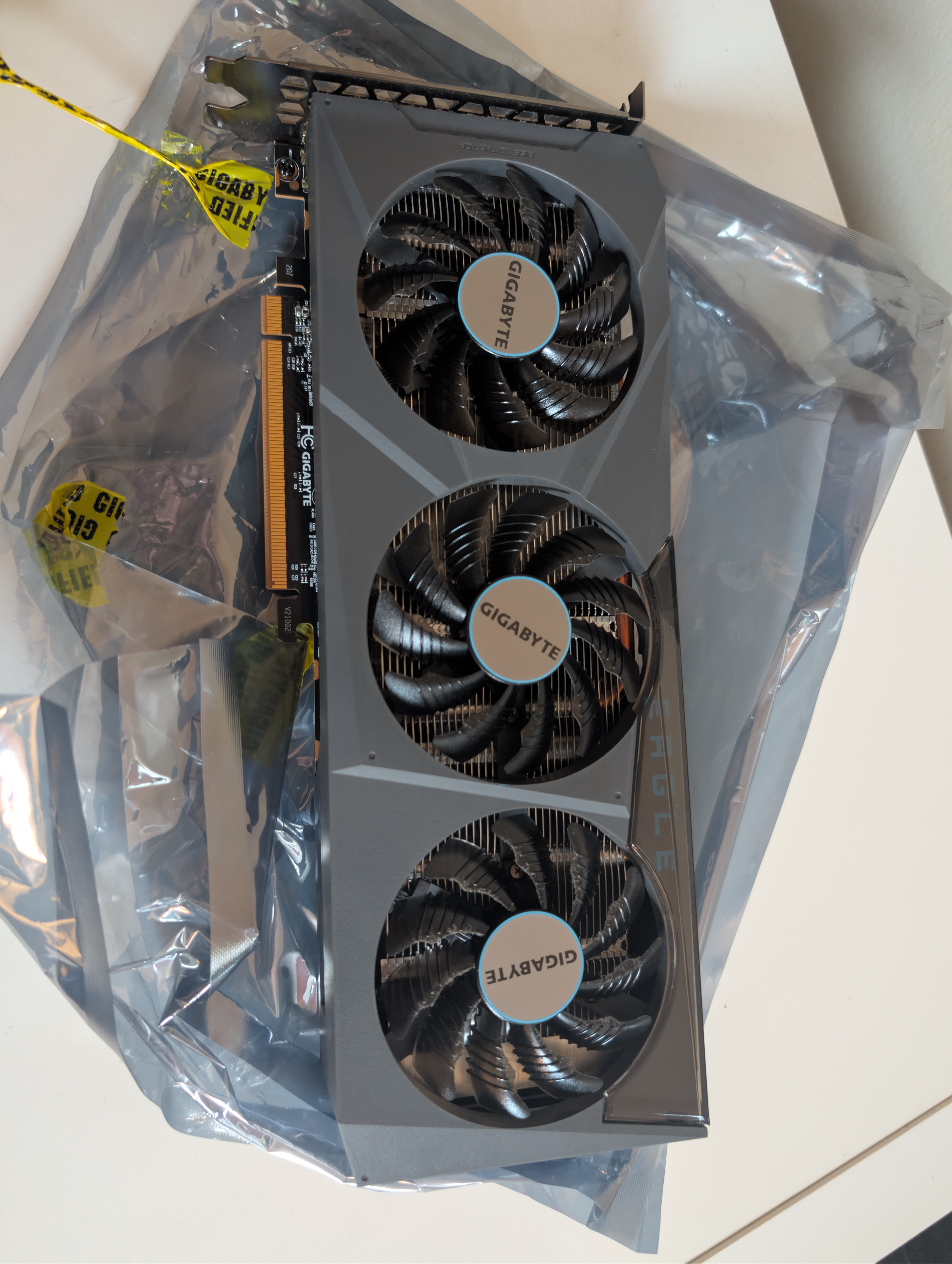 Gigabyte AMD Radeon RX 6600 Eagle 8G - GPU Graphics Card - photo 2