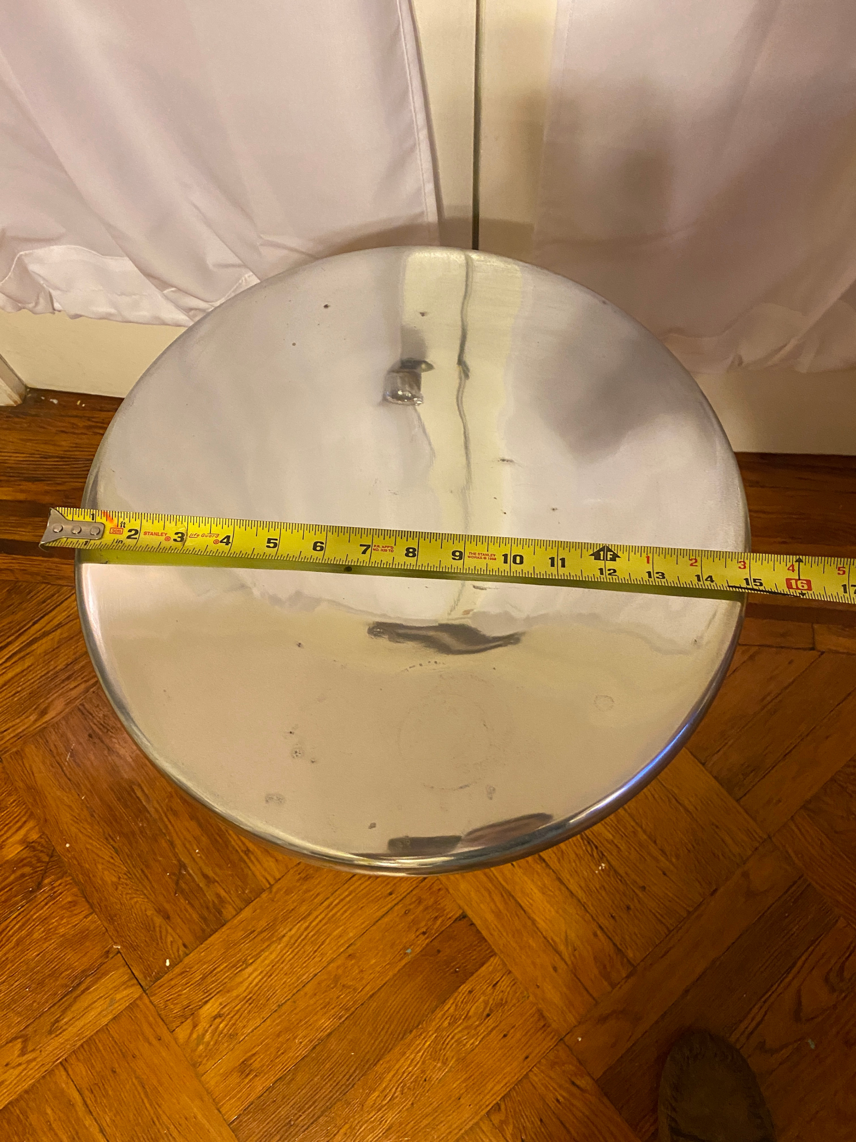 Deco 79 Aluminum Metal Small Turned Pedestal End Table - photo 5