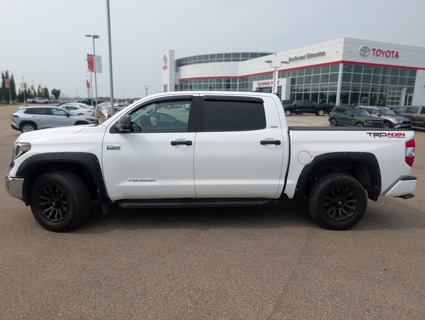 2020 Toyota Tundra - photo 2