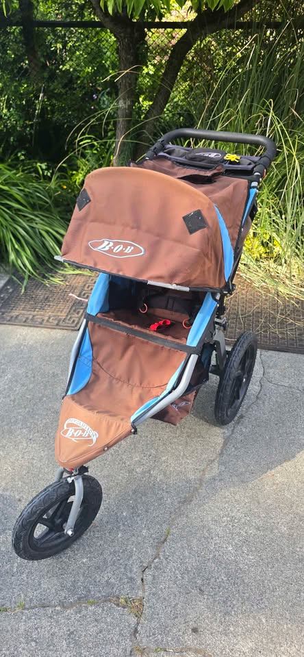 B.O.B. Revolution Jogging Stroller - photo 3